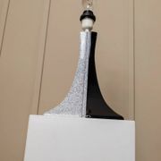Lampe en céramique noire et blanche - Fabriquée à la main en Italie, lumière de chevet moderne de style Memphis