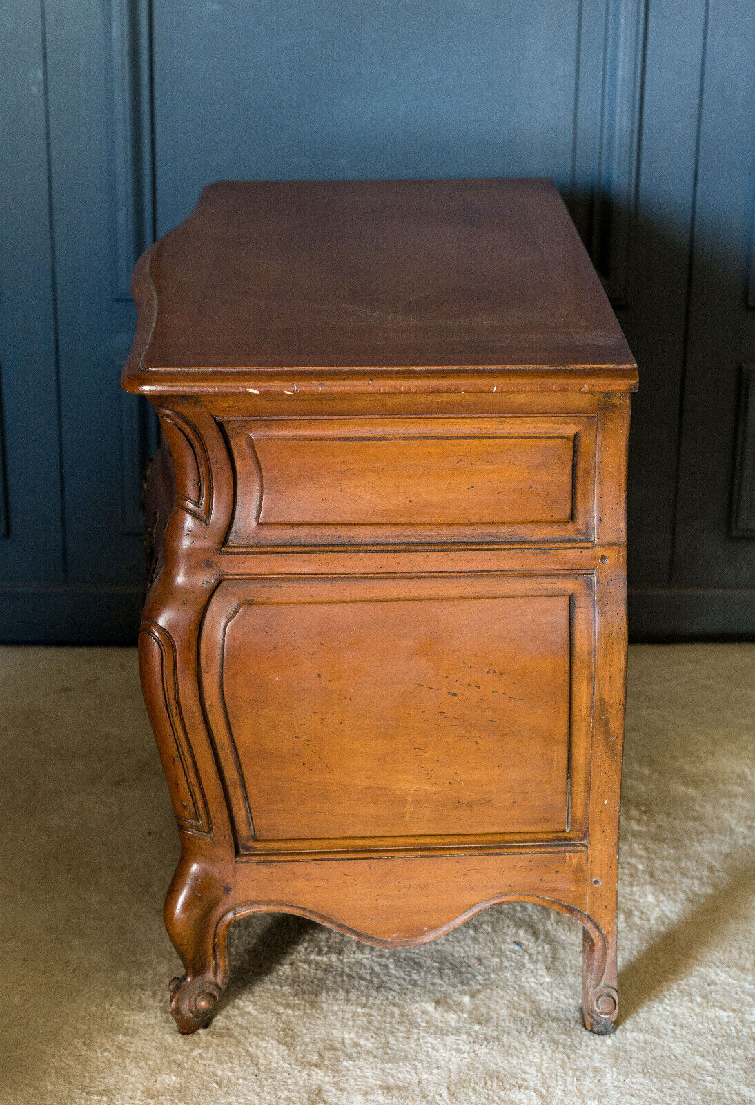 Walnut chest of drawers Louis XV style 3 drawers Bronze handles Mid-twentieth