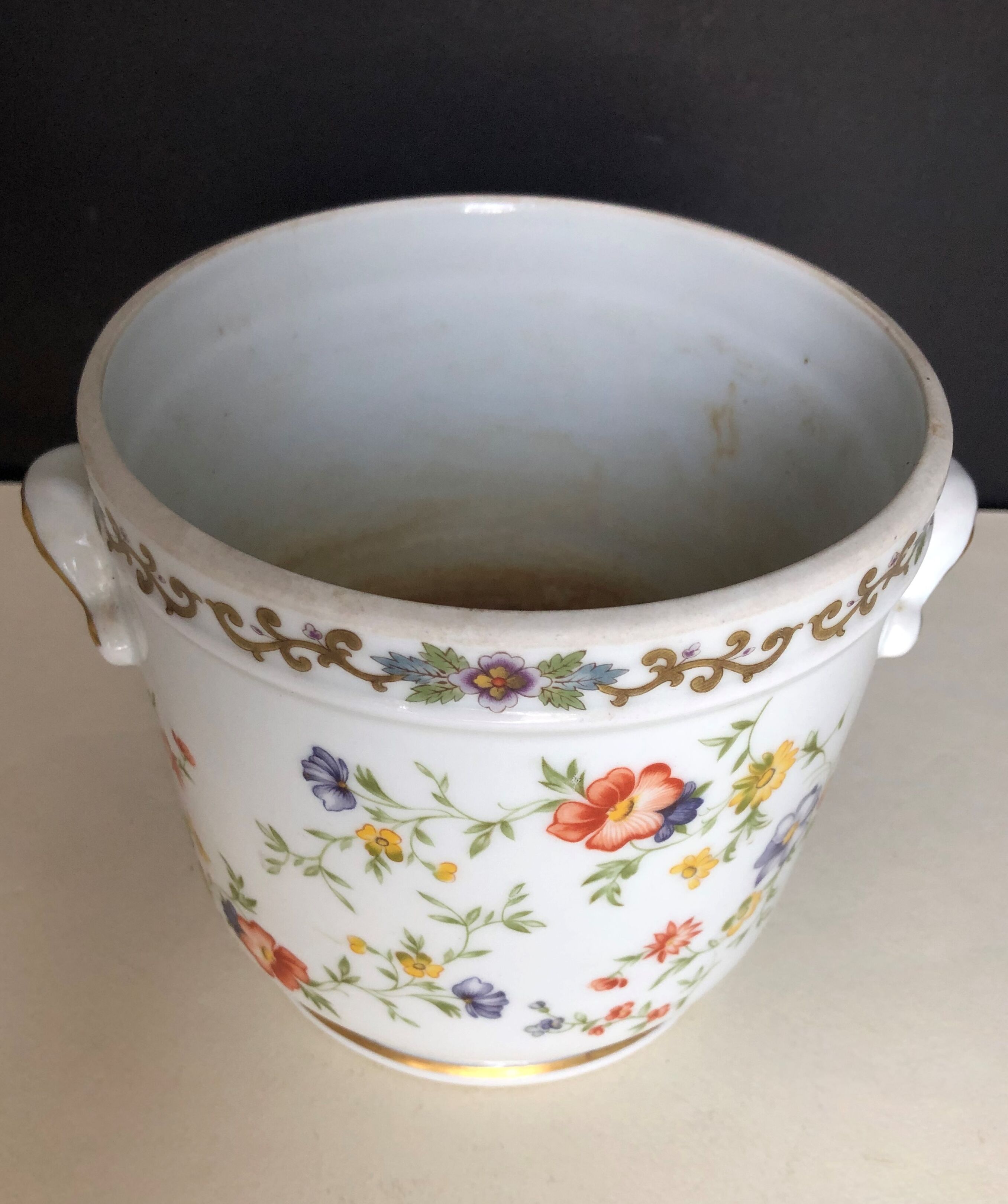 Porcelain pot cover