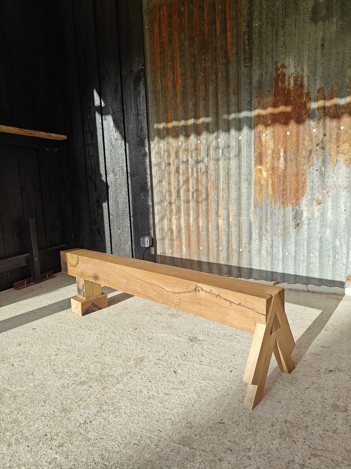 Artisanal oak beam entrance bench