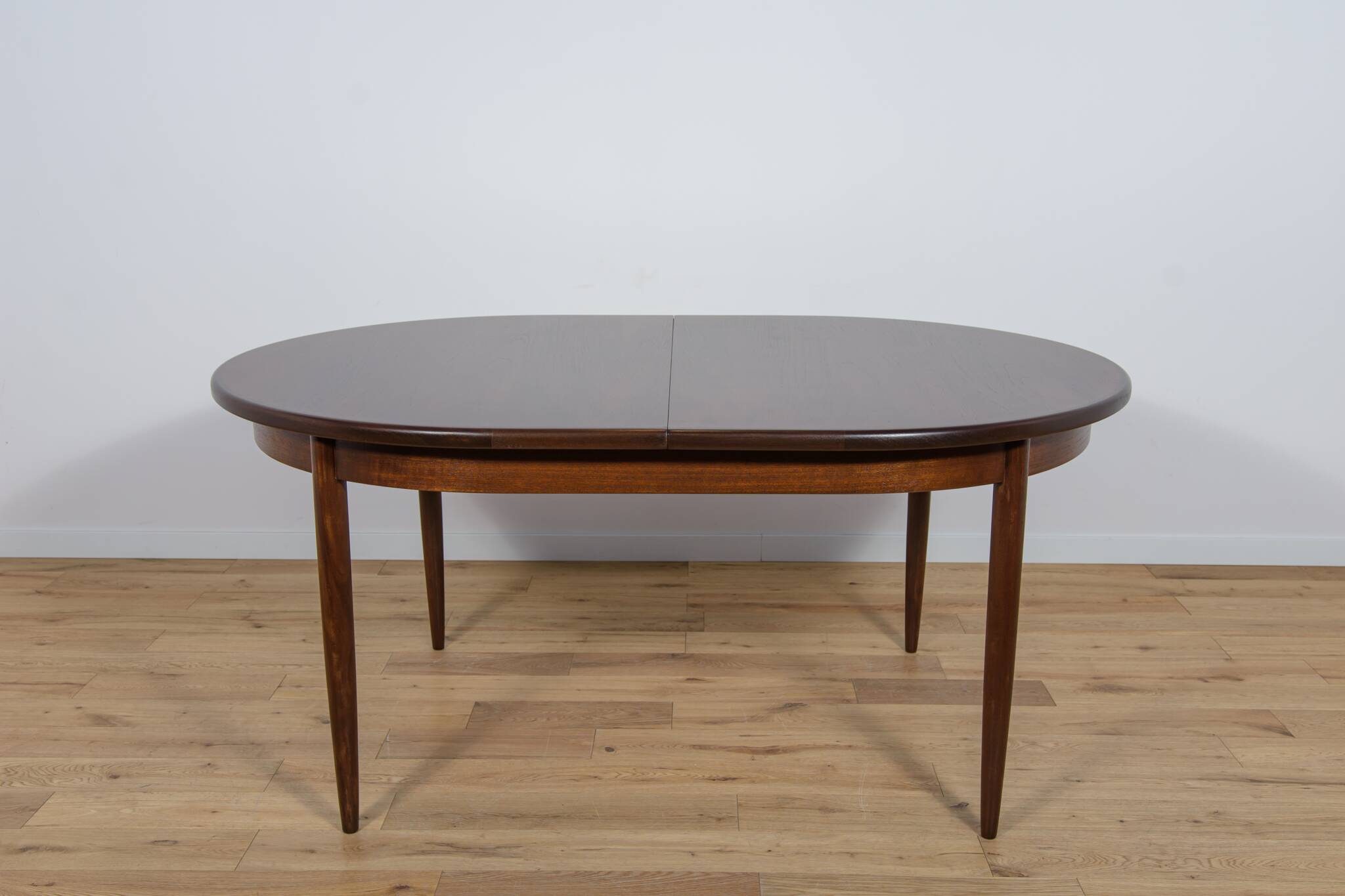 Mid-Century Oval Dining Table in Teak from G-Plan, 1960s