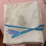 Set of monogrammed towels N