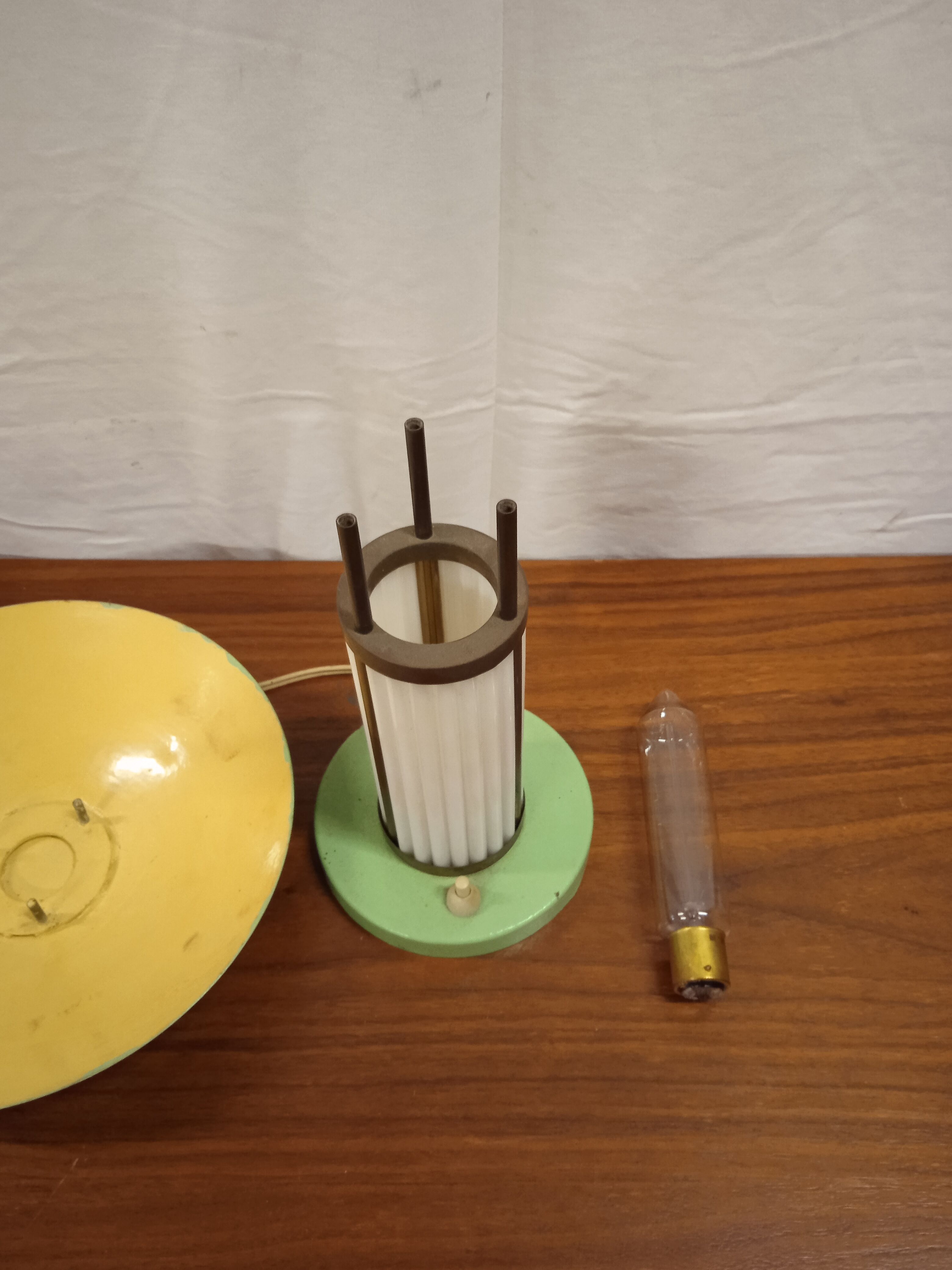 Small Art Deco mushroom lamp in lacquered metal