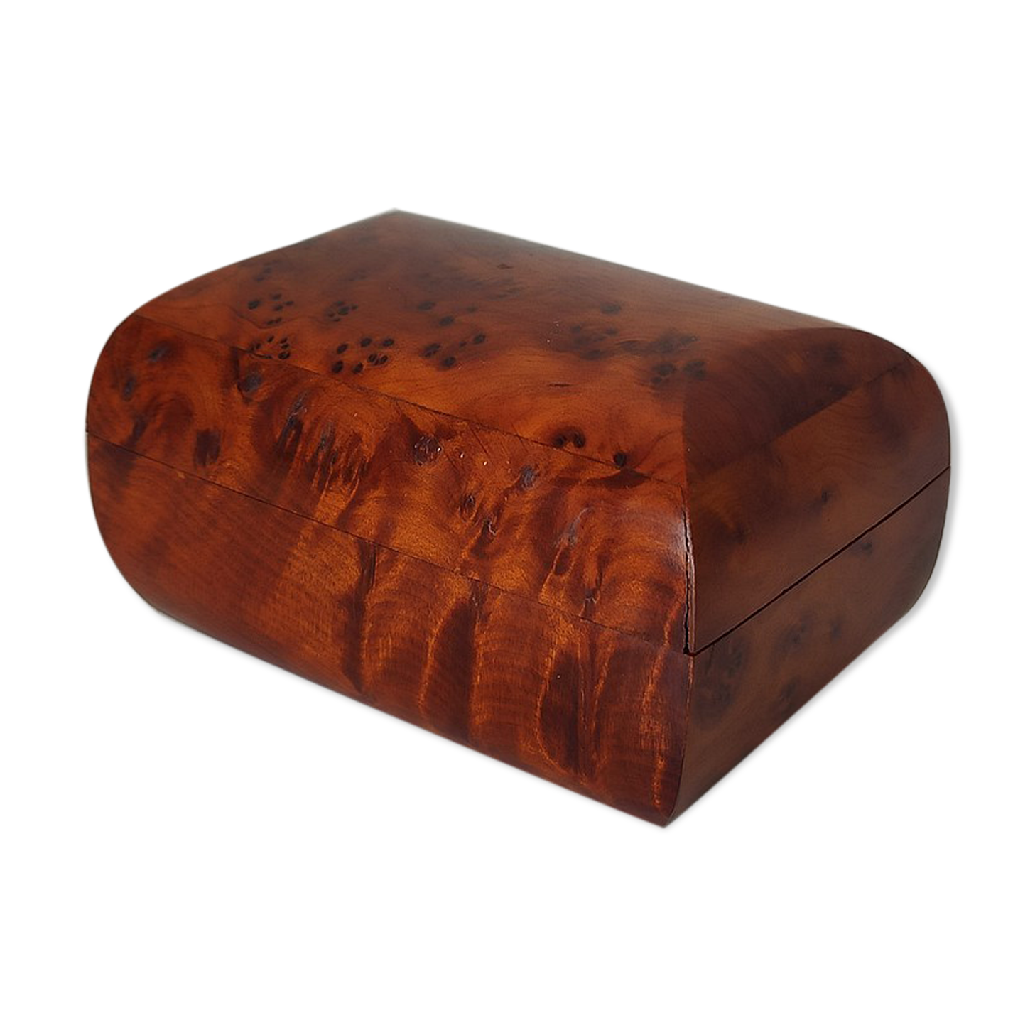 Small box of cedar magnifying glass
