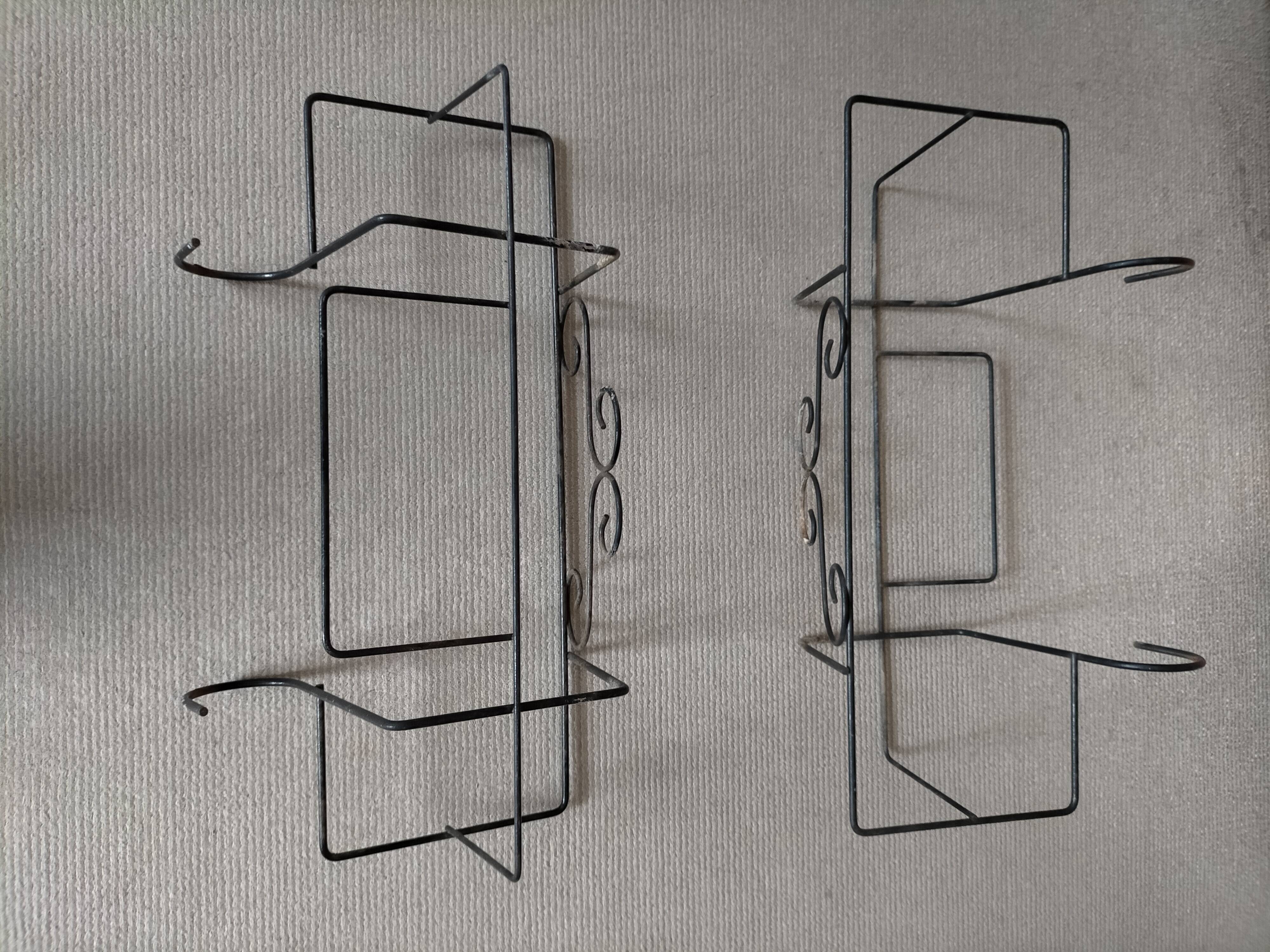 Set of two iron planters