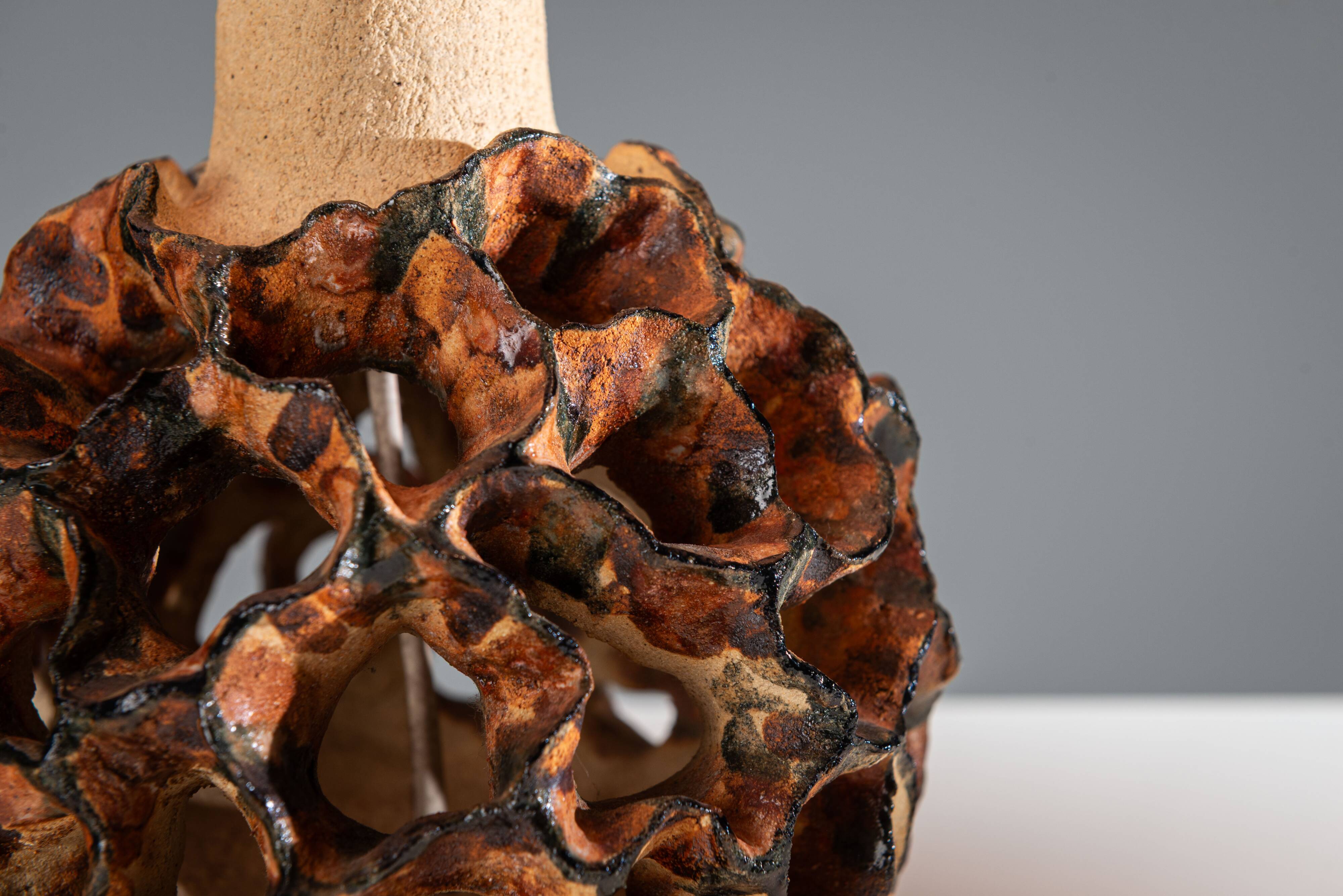 Ceramic decorated table lamp