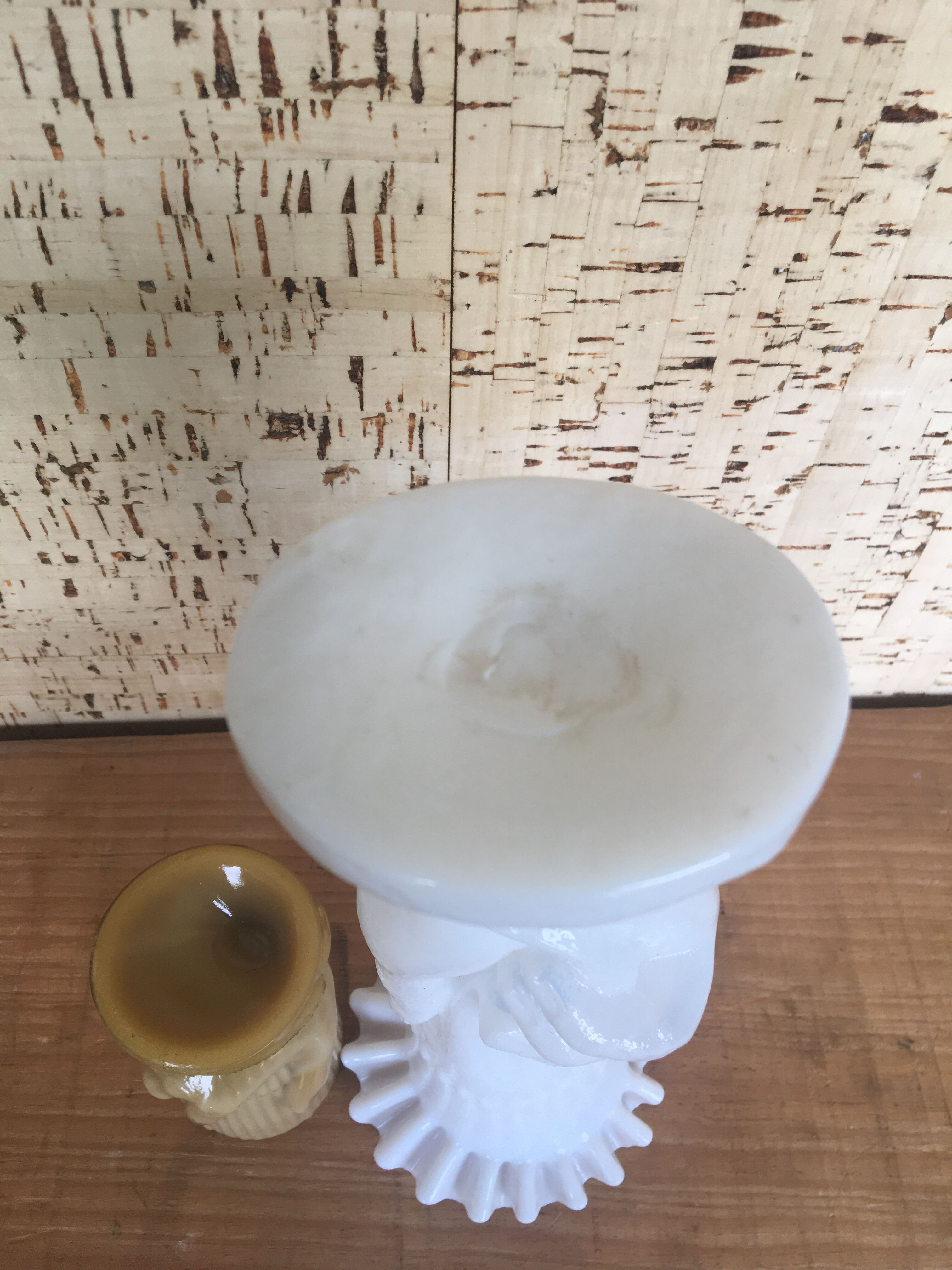 Hand vase in opaline
