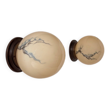 Paire d’appliques vintage, laiton et opaline "marbrée" , France, 1940.