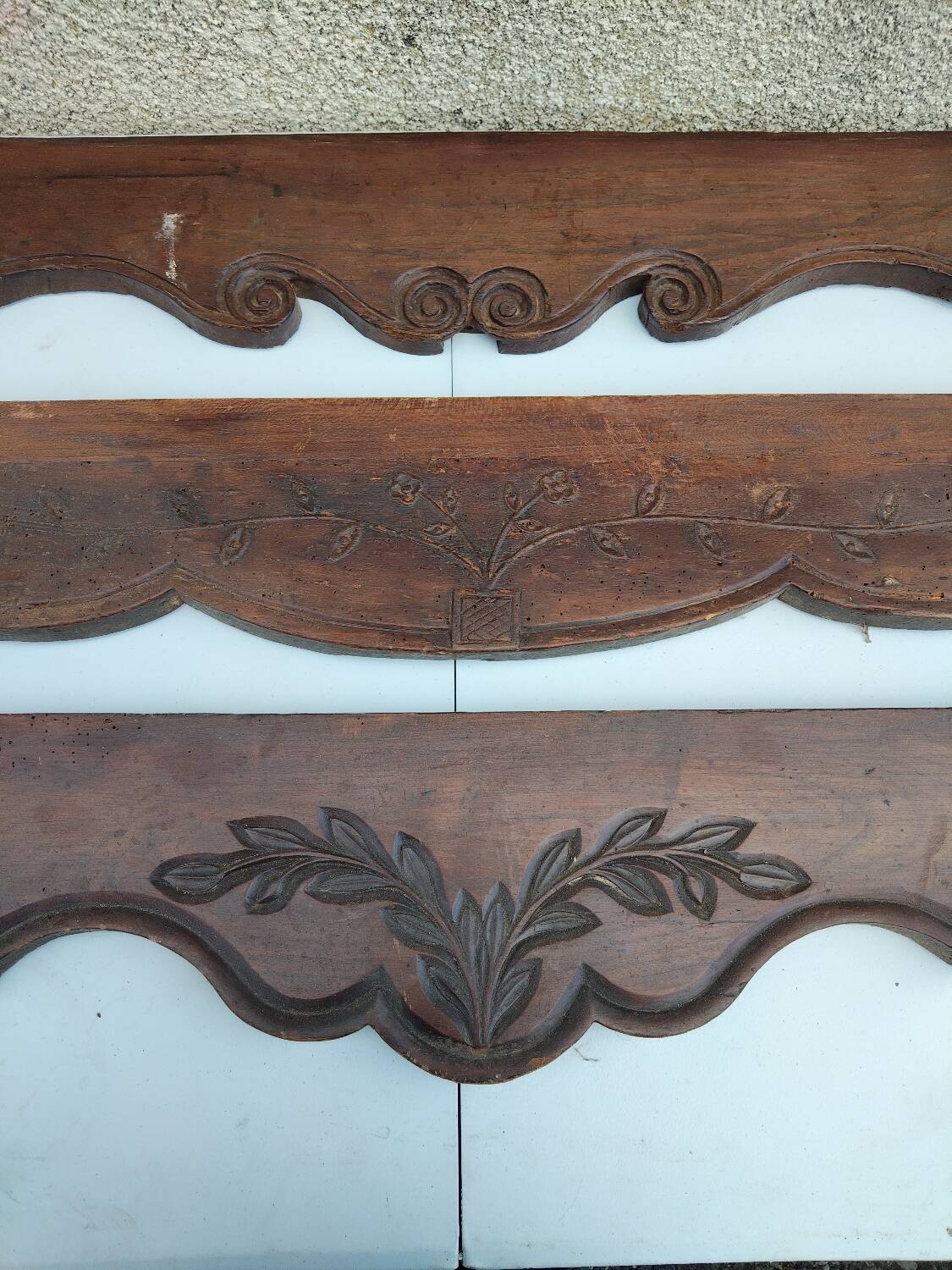 Set of 6 antique carved wooden pediments – floral motifs – woodwork