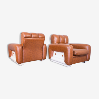 Paire de fauteuils en skaï design des années 70