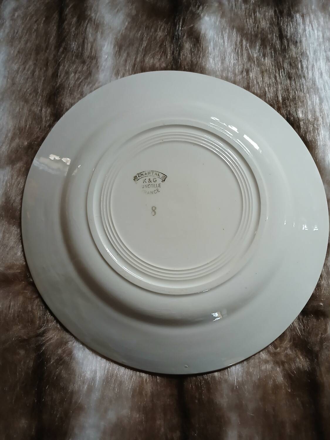 6 mismatched antique flat plates