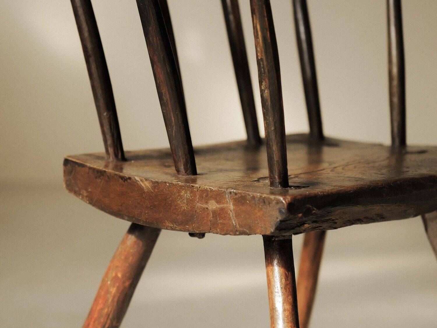 Fauteuil en bois massif, art populaire, Royaume-Uni , XIXᵉ siècle
