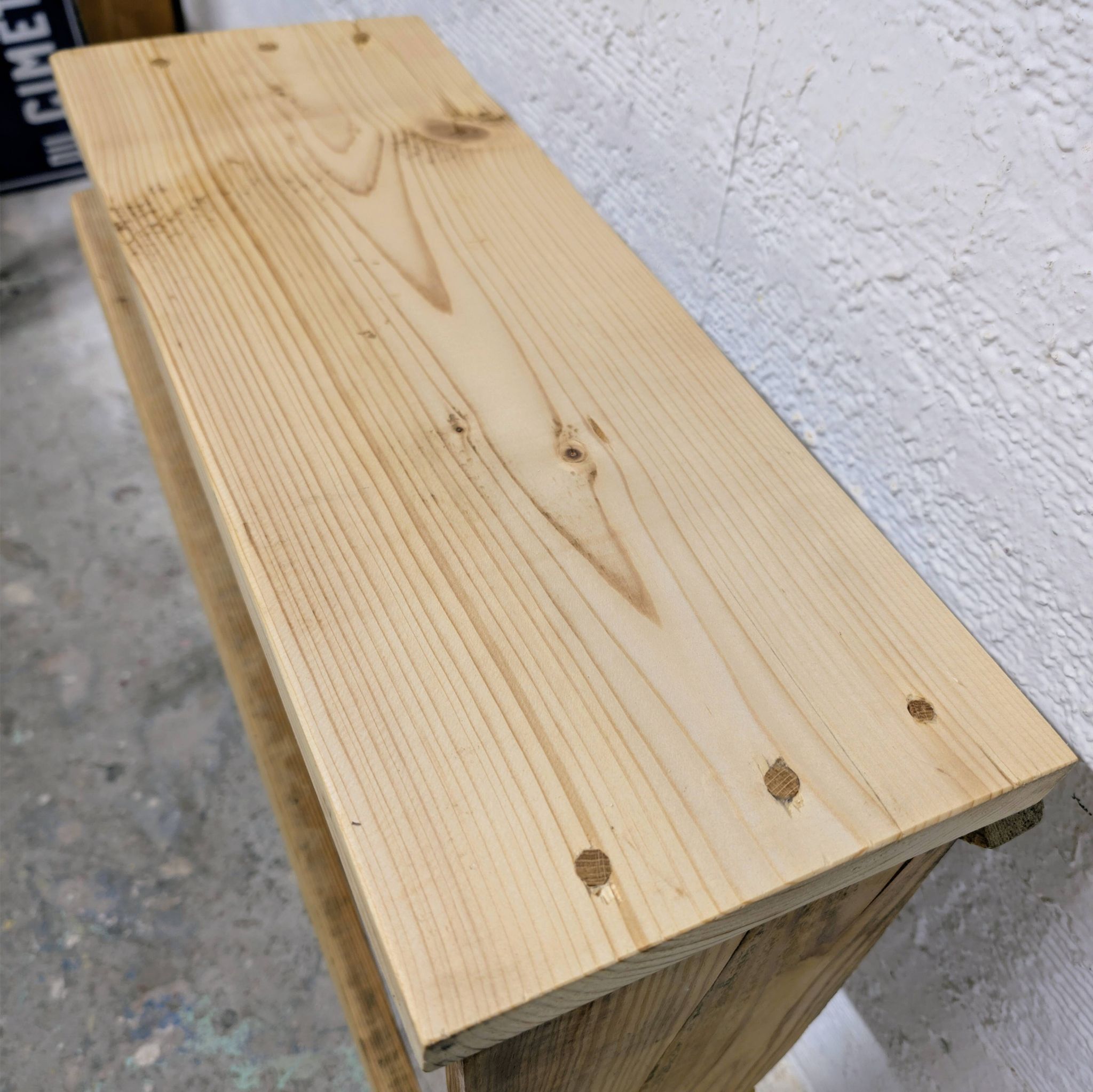 Petit banc rustique