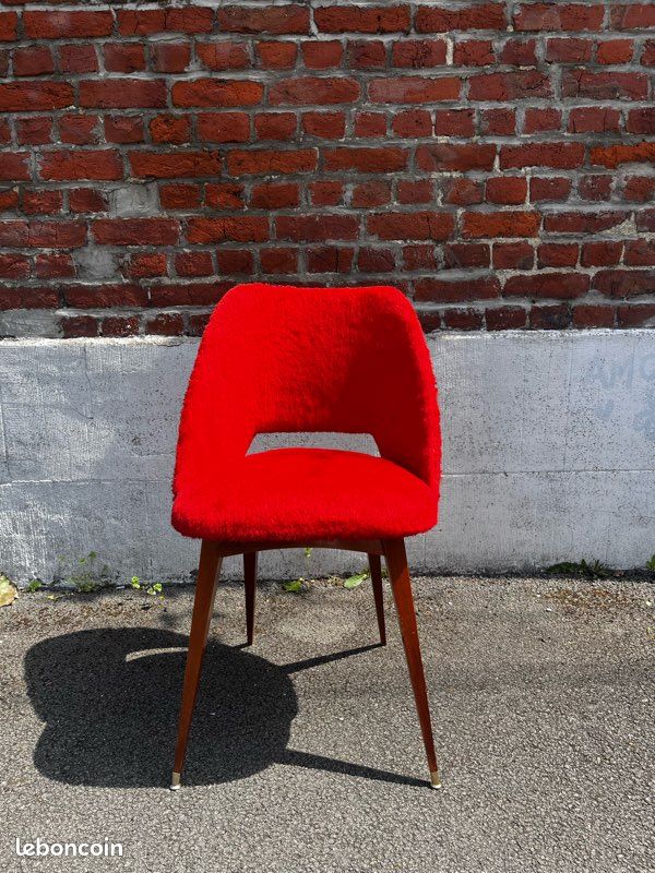 Vintage red shaggy chair / armchair with compass legs