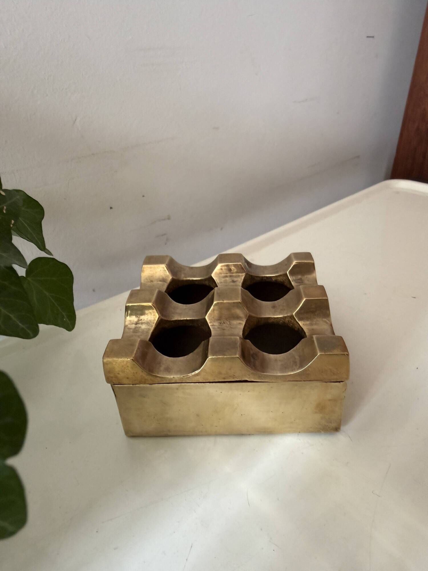 Messing Ultima 5 ashtray Beck & Jung
