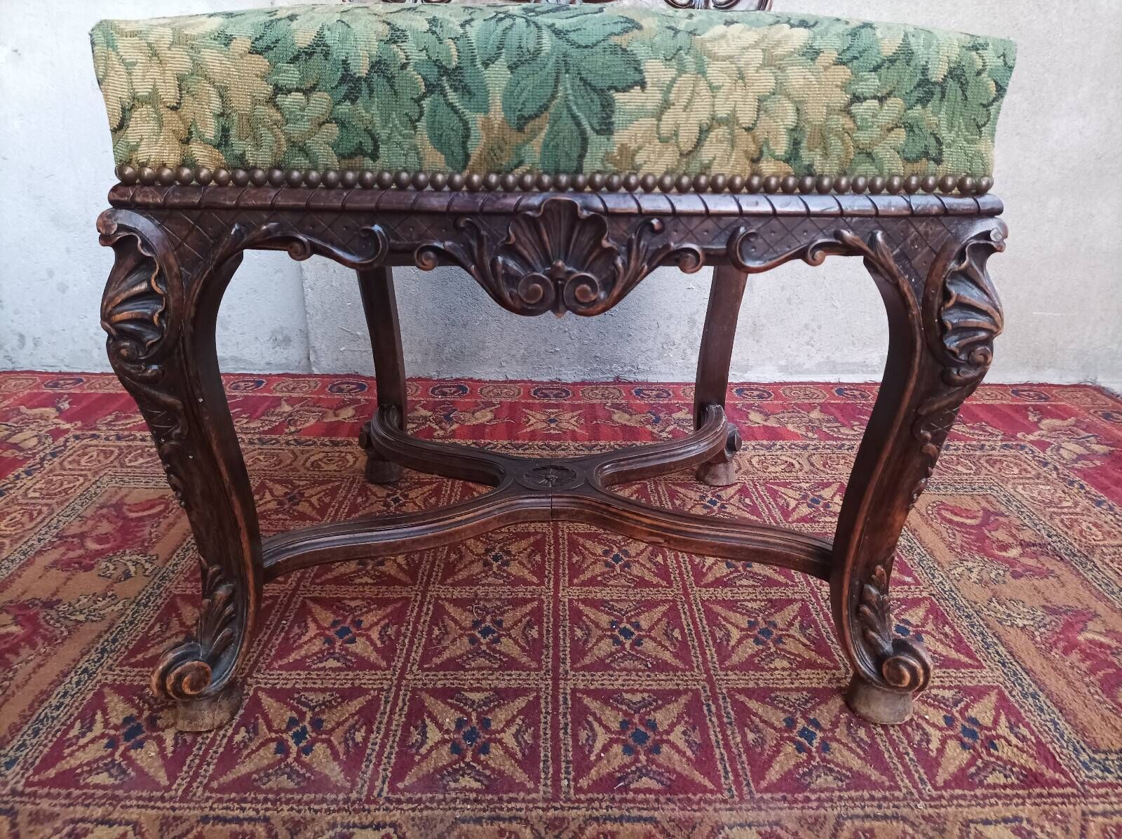 Louis XV chair in walnut, 19th century