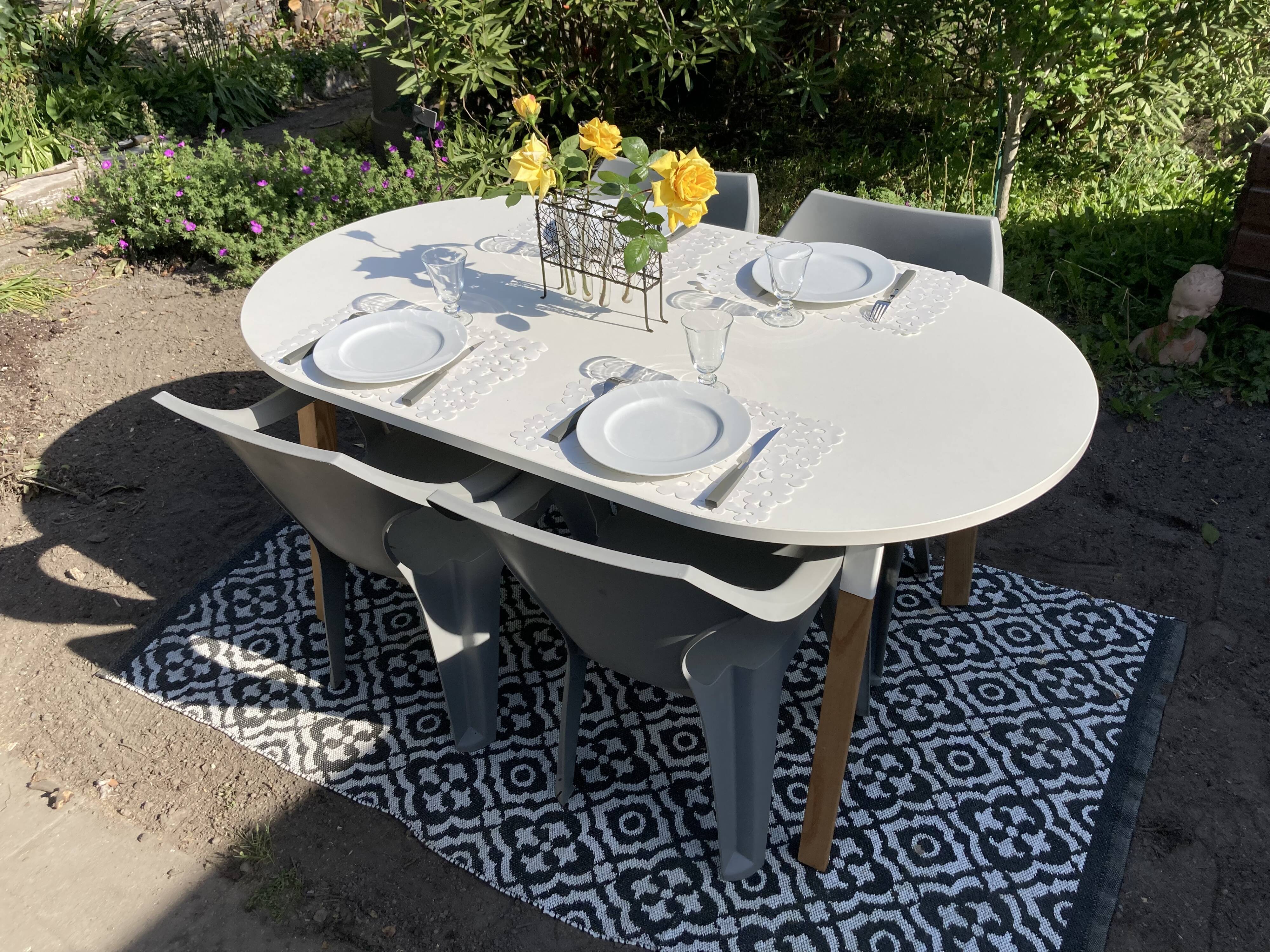 White oval table solid wood base