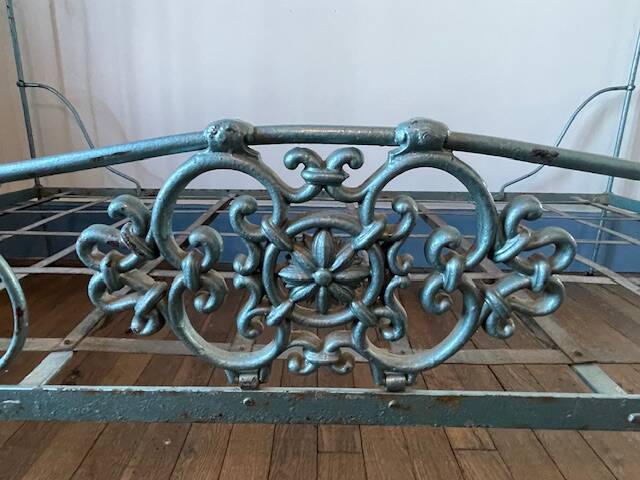 Lit banquette pliable en fer forgé fin 19 eme