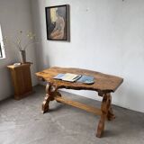 Table artisanale en orme massif, art populaire