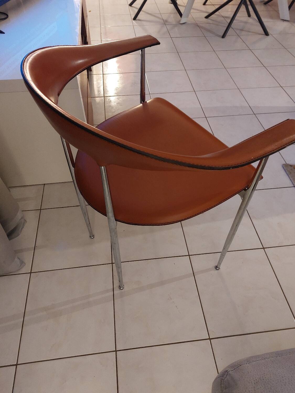 Chaise en cuir et inox Fasem