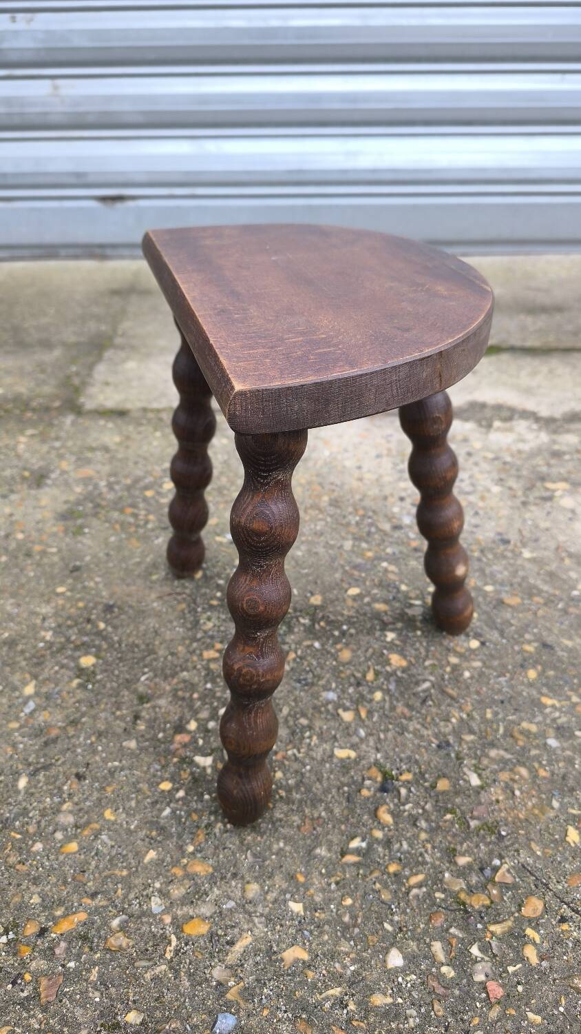 Solid wood tripod stool