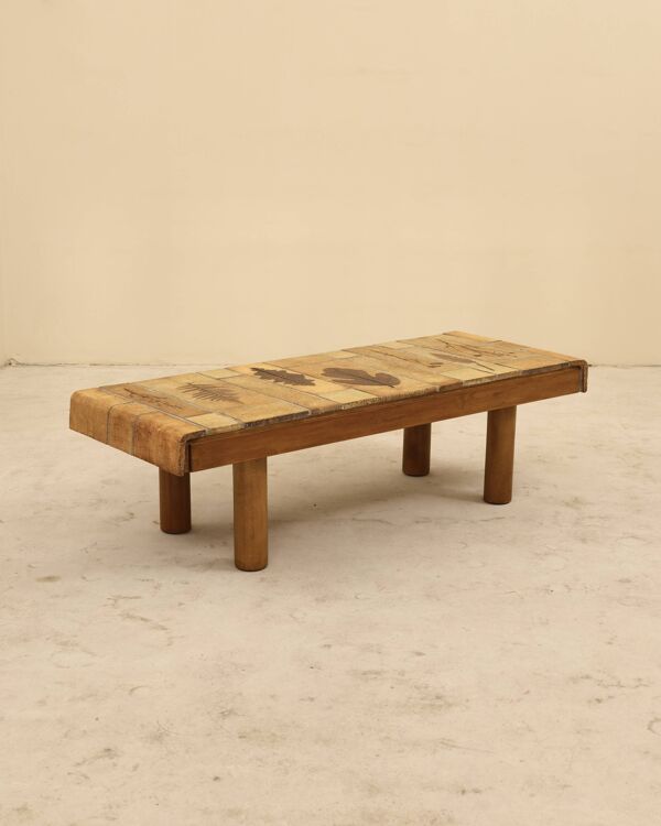 Table basse attr. à Roger Capron, modèle ''Pain Brulé'', France, 1970