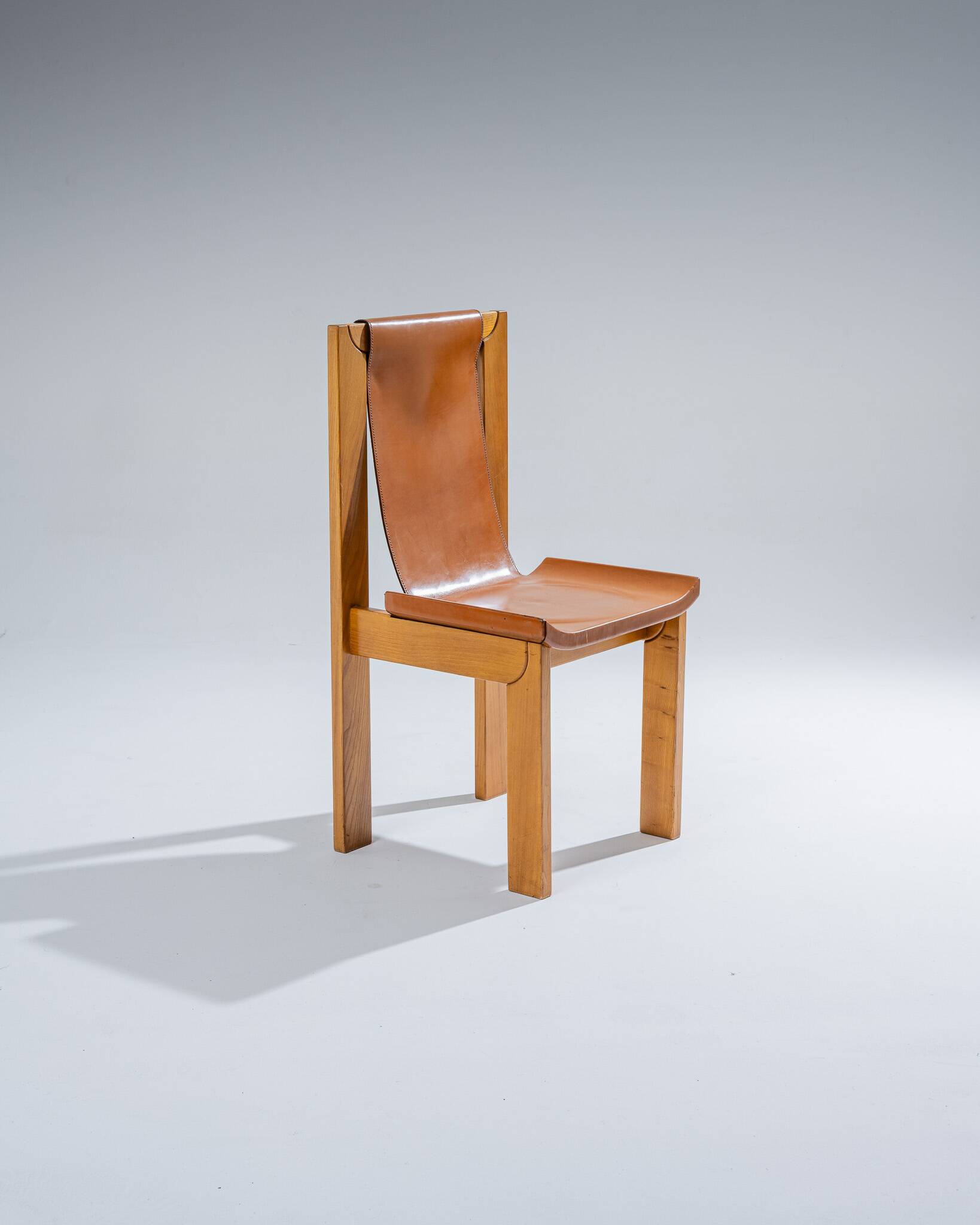 Elm and leather chair, Luigi Gorgoni, 1970s