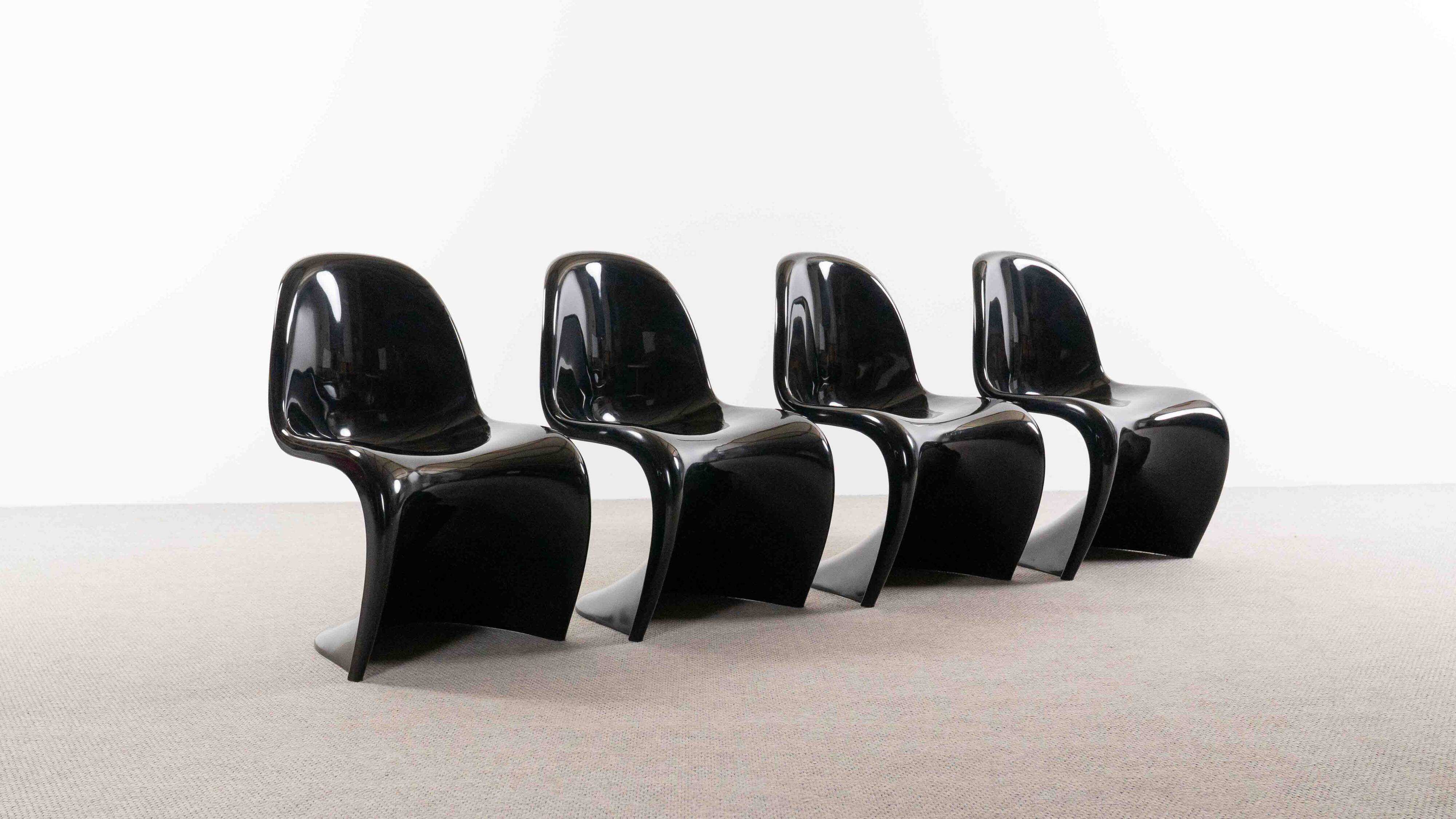Set of 4 Panton Chairs in black, Verner Panton for Herman Miller 1971