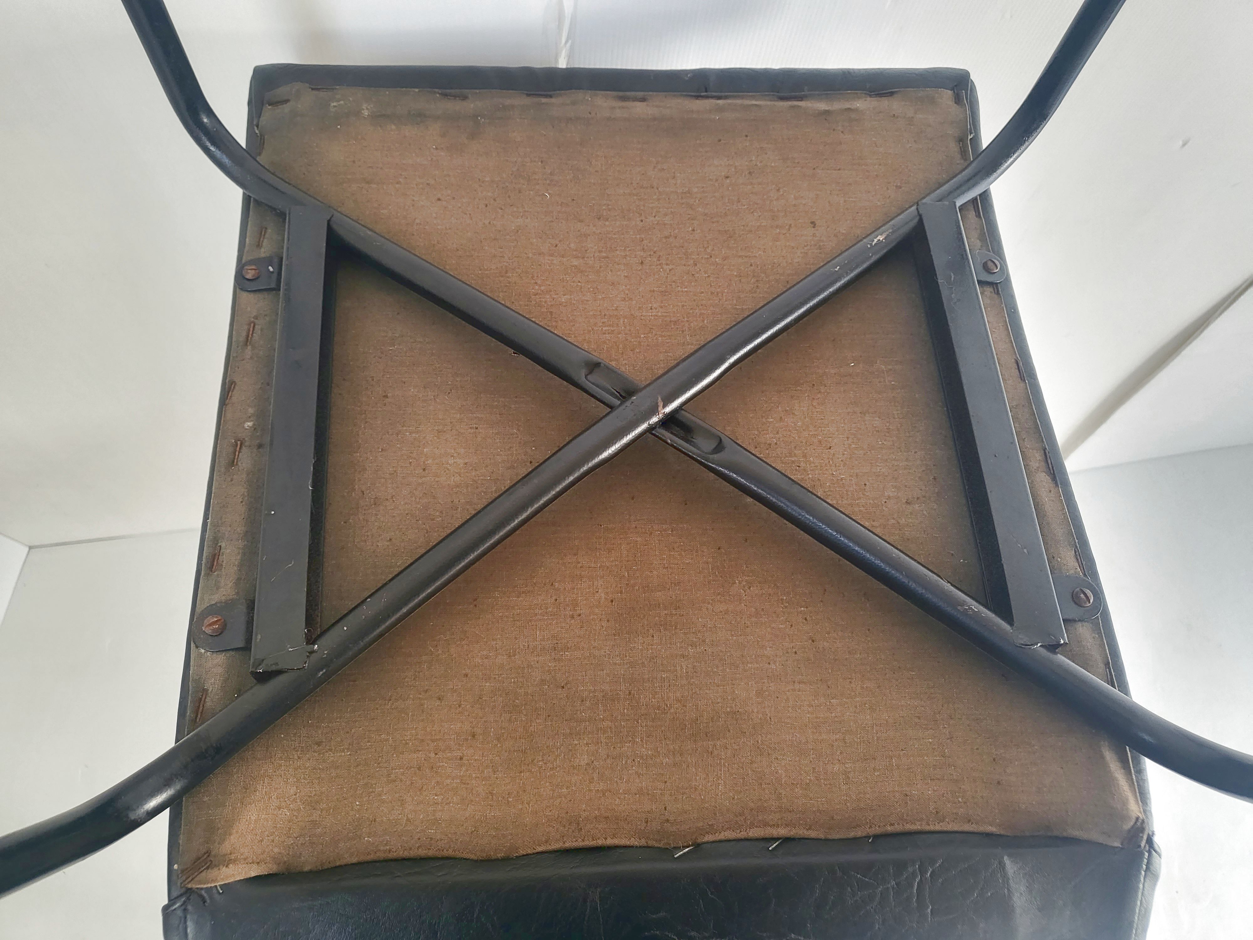 Suite de 4 chaises de Pierre Guariche Meurop 1960