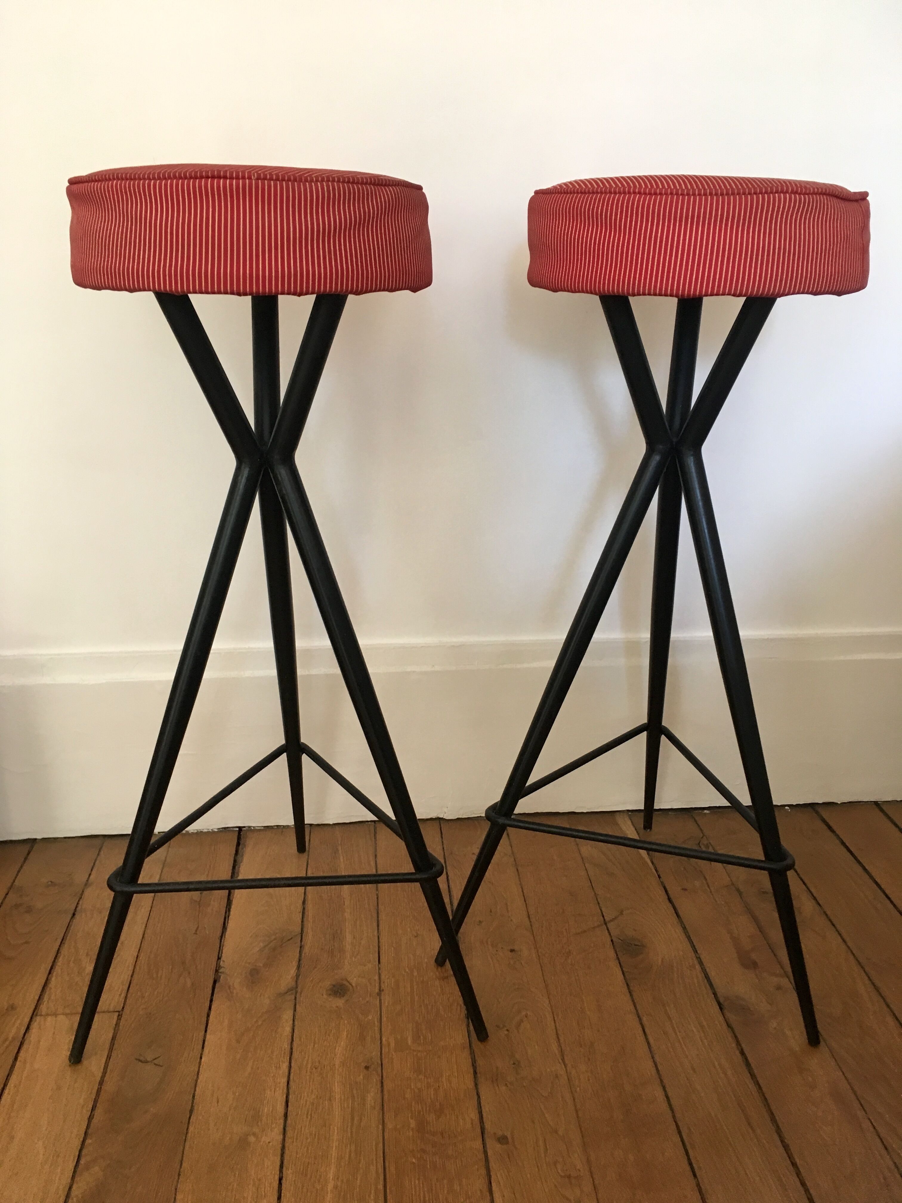 Pair of bar tripod stools