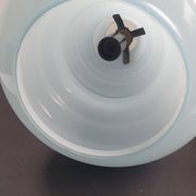 Suspension baladeuse en verre opalin bleu vintage