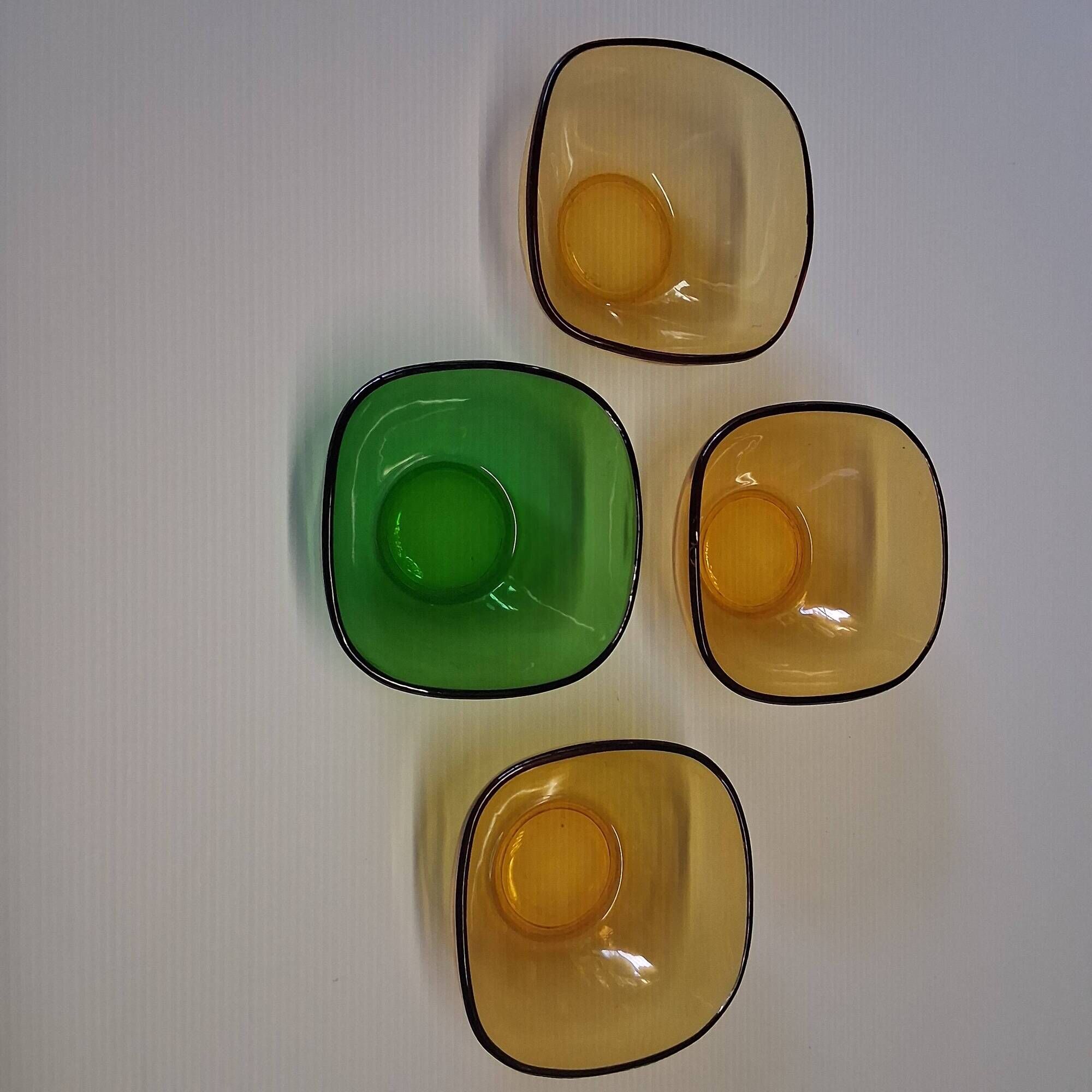 Set of 4 coloured glass bowls / ramekins from Duralex in very good condition.