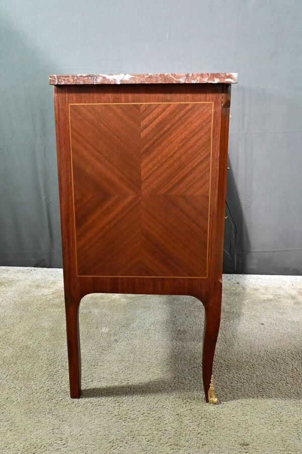 Petite Commode en Acajou – 1ère partie XXe