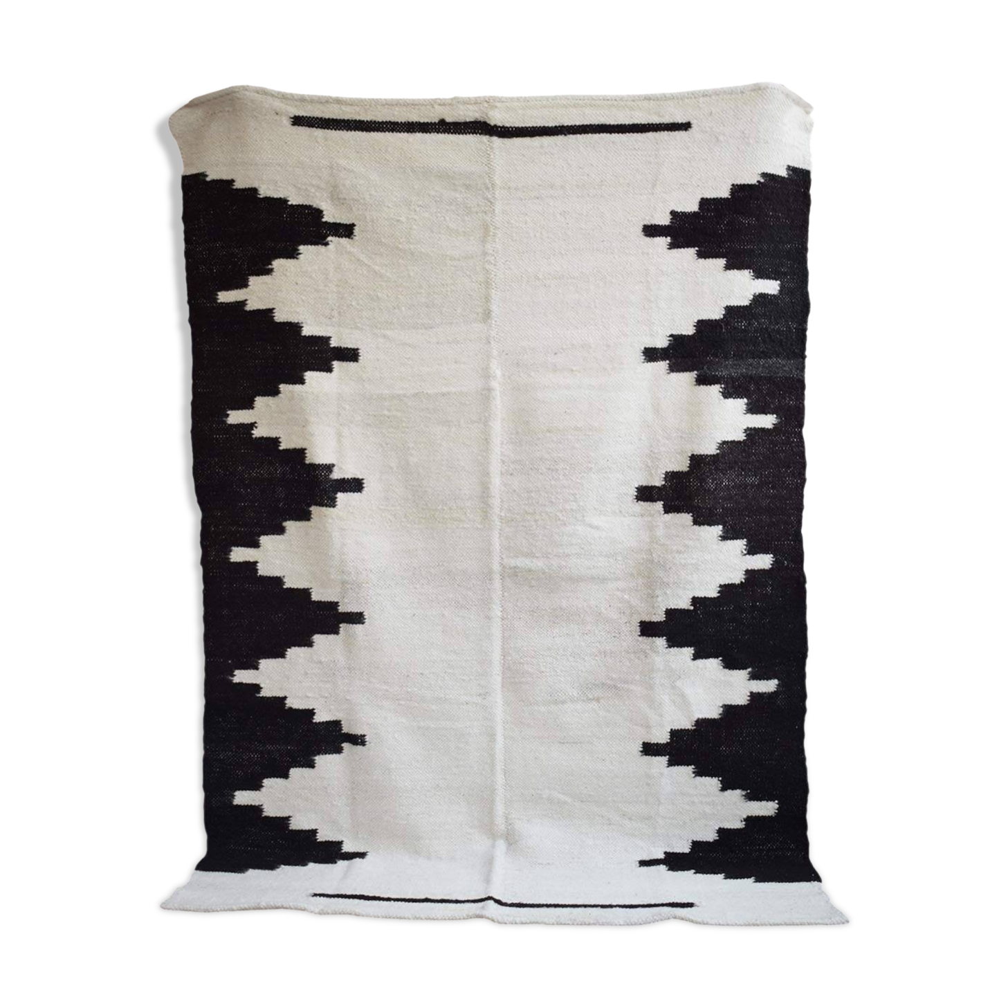 Argentinean rug 100% pure wool black and white