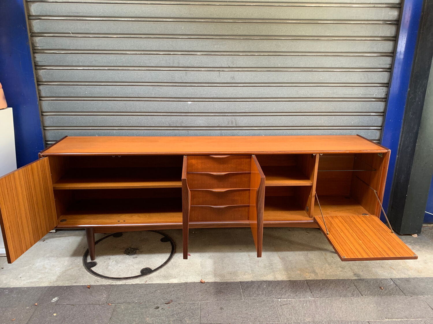 Mahogany veneer sideboard from the 60s