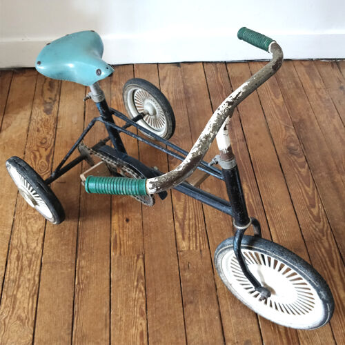 Ancien tricycle enfant en métal