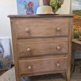Small Parisian-style chest of drawers patinated in pink.