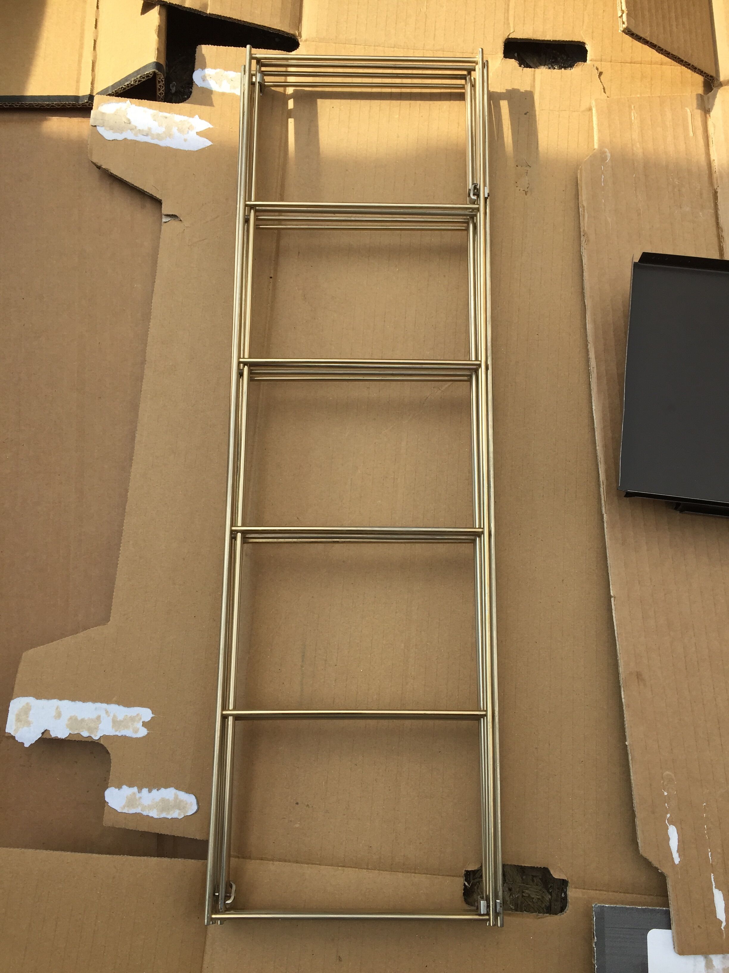 Triple String shelf model "Tomado"