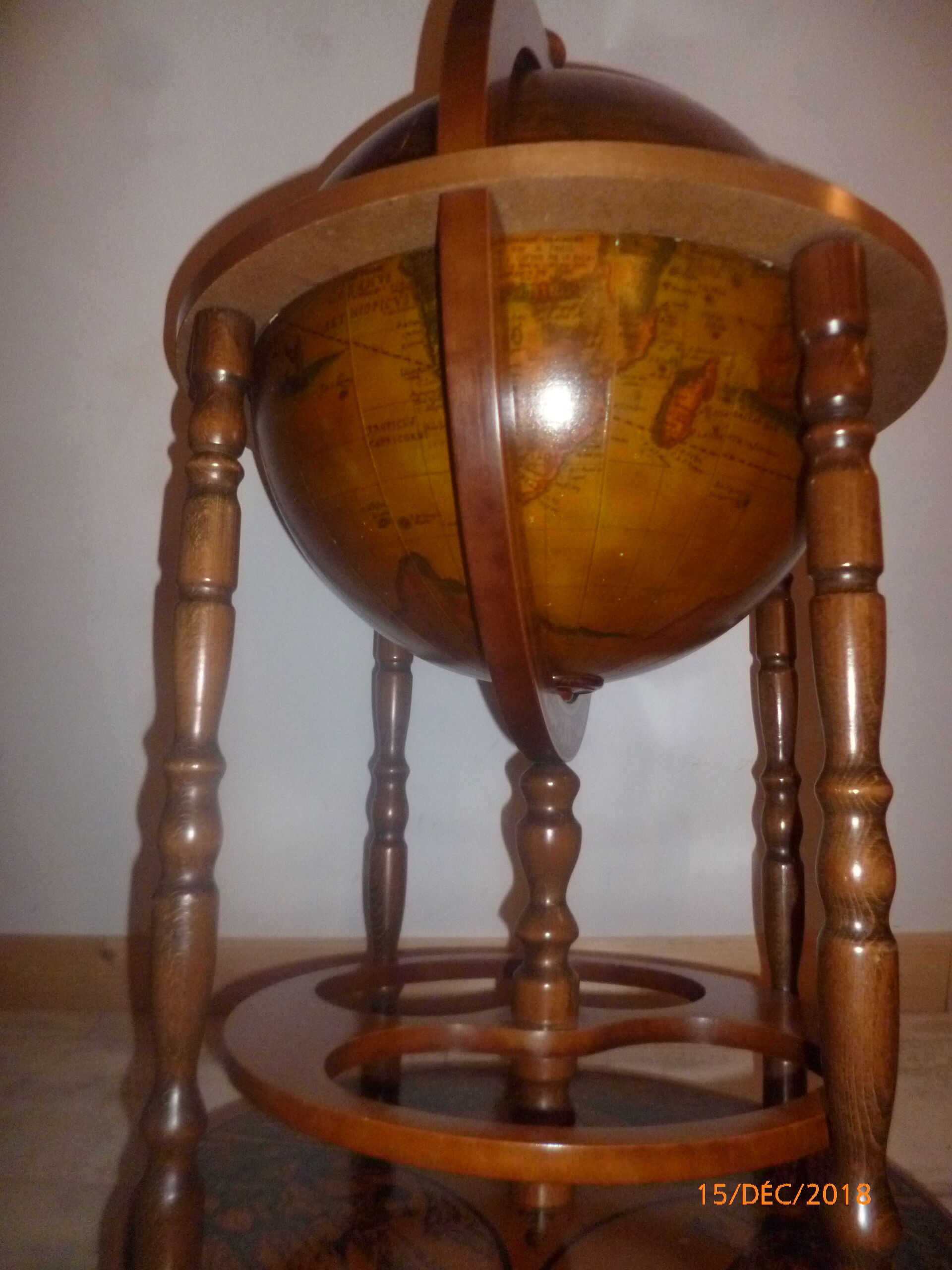Mappemonde bar roulette globe terrestre vintage