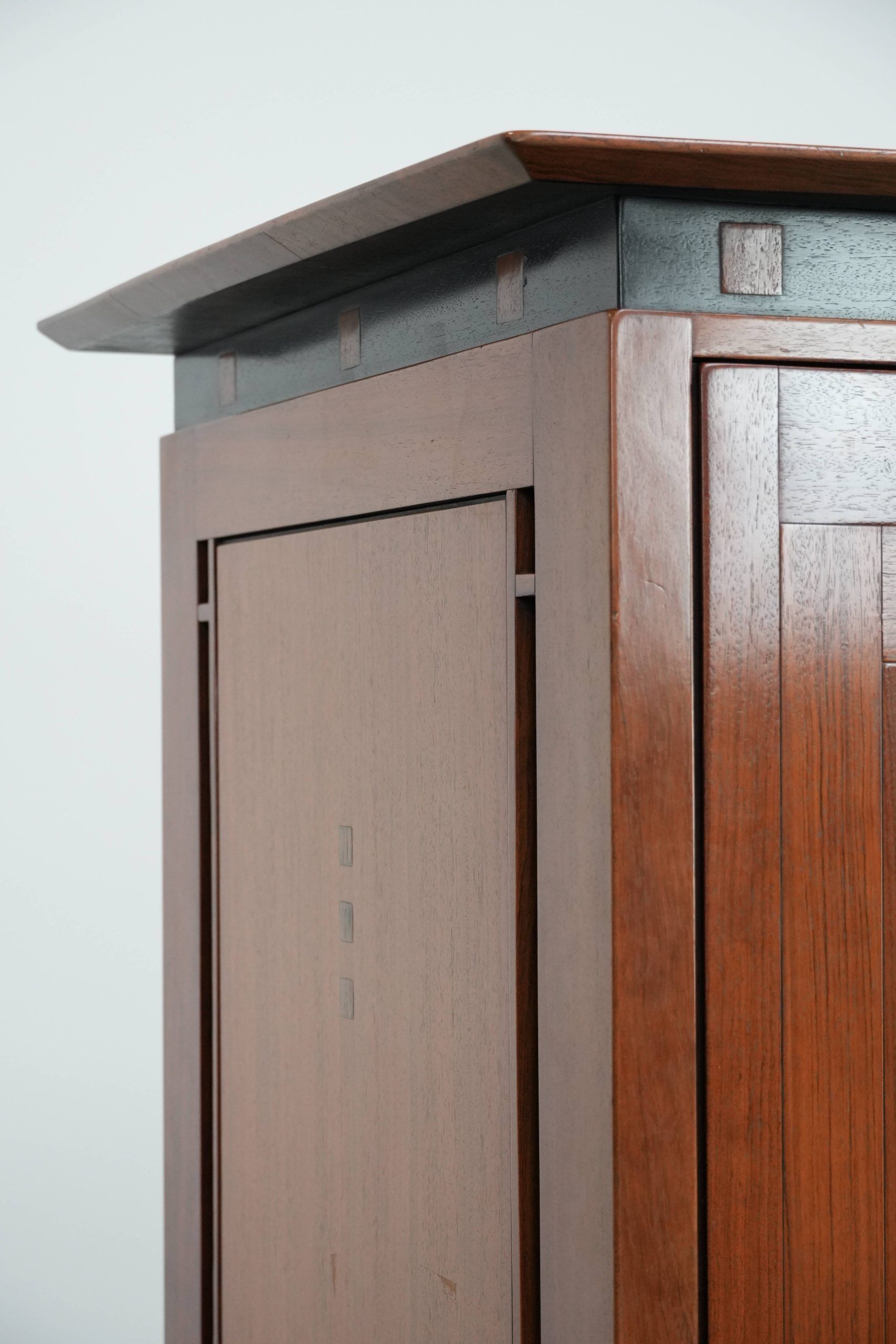 Art Deco design cabinet / audio / TV furniture with beautiful details