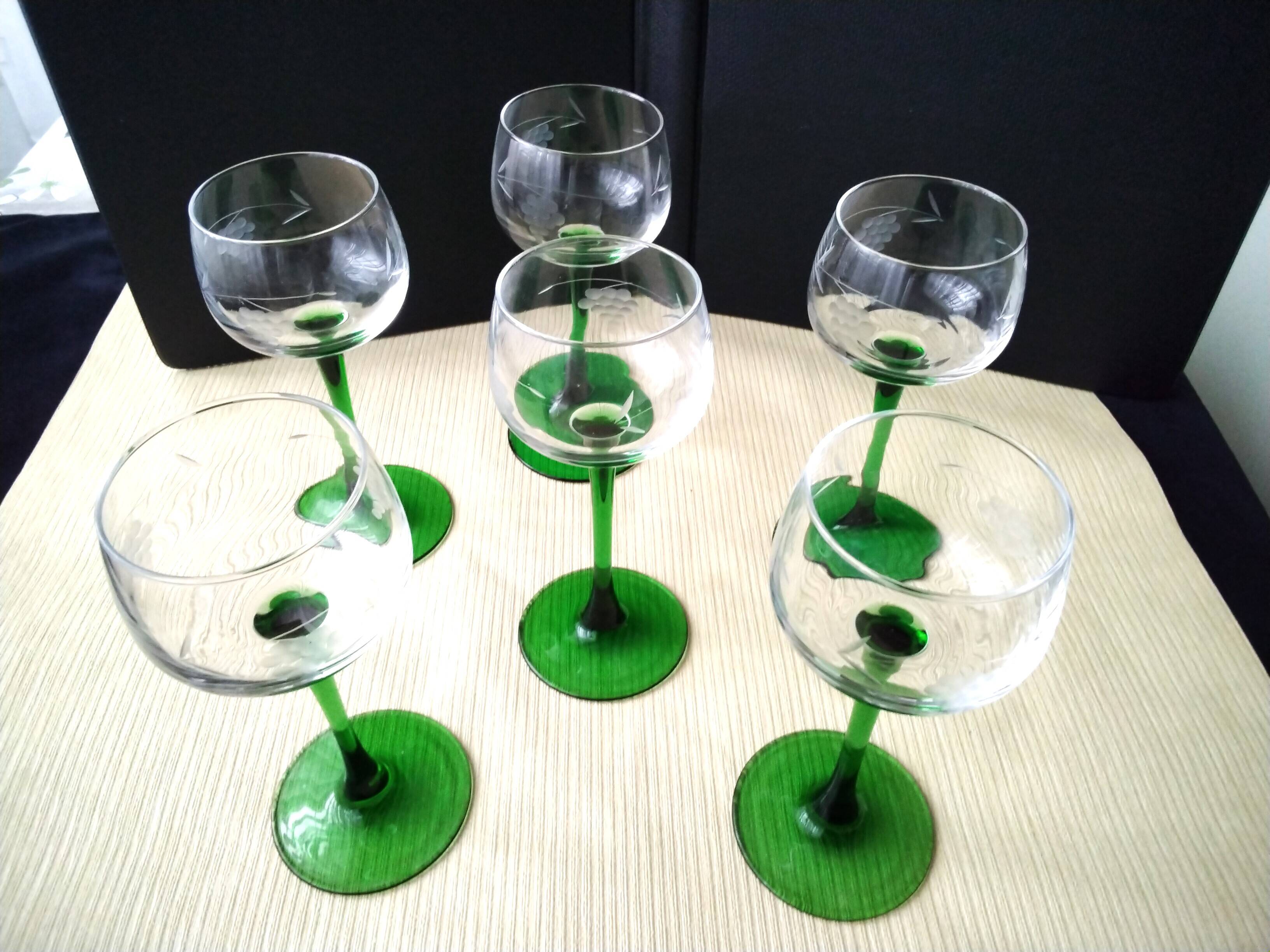 6 engraved white wine glasses from Alsace