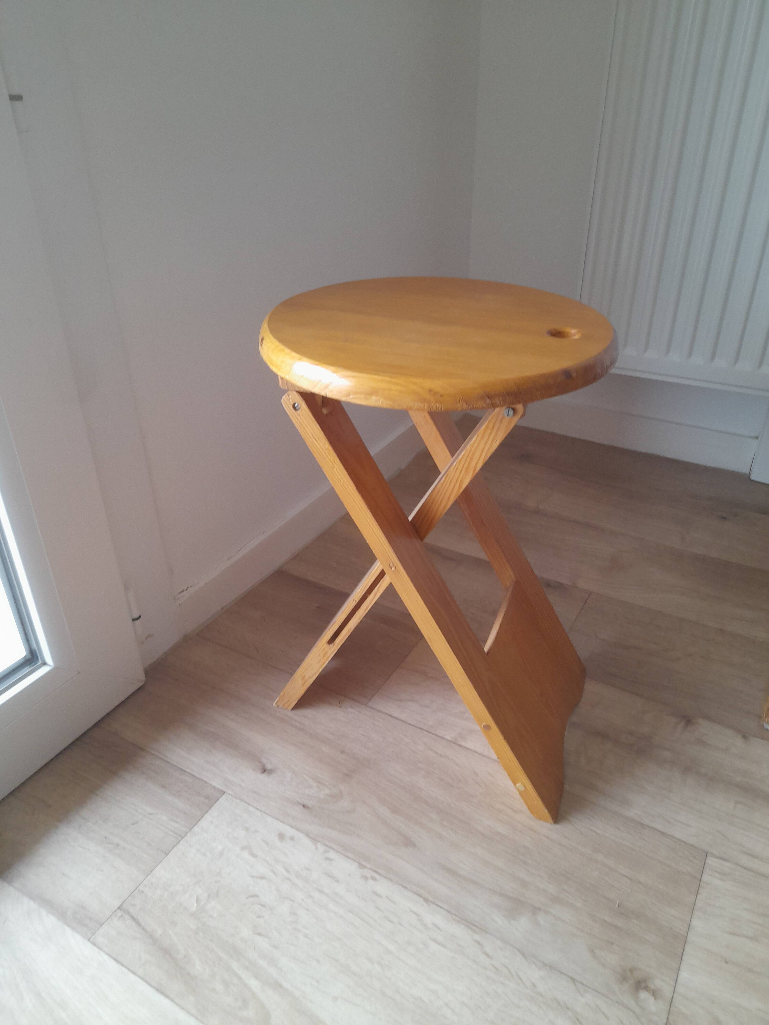 Folding wooden stool by Roger Tallon from the 1970s.