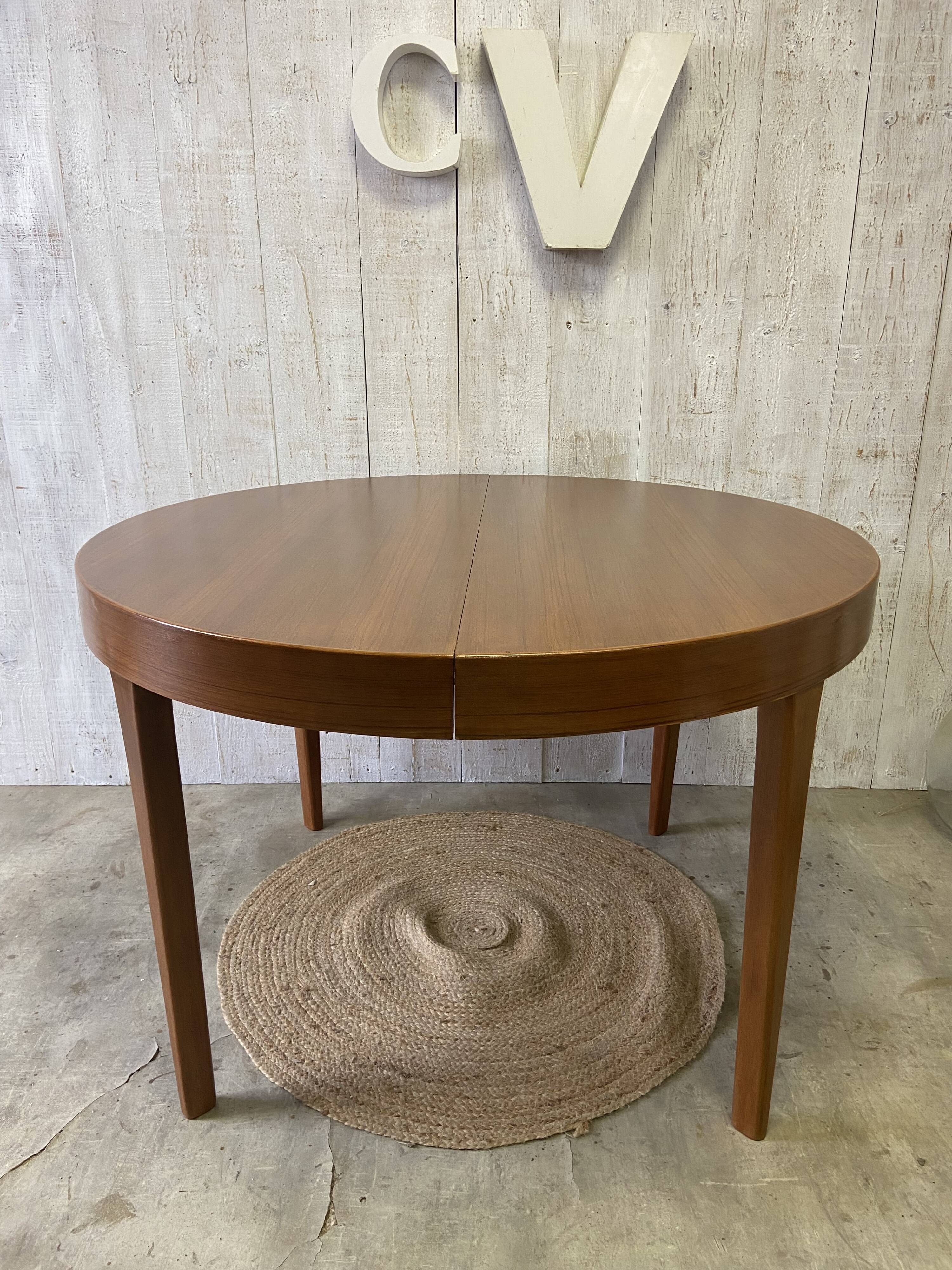 Vintage extendable table