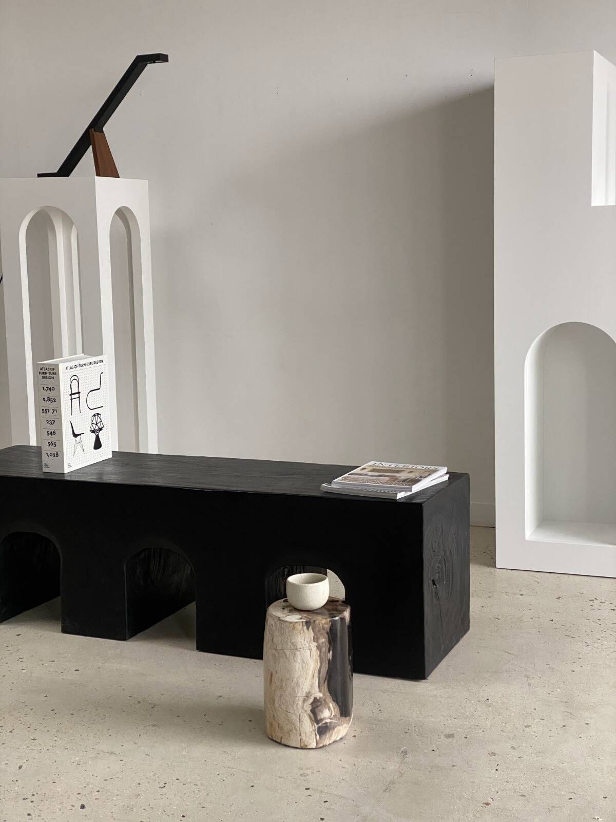Bench in solid monoxyl wood, carved base in 3 arches - Black color