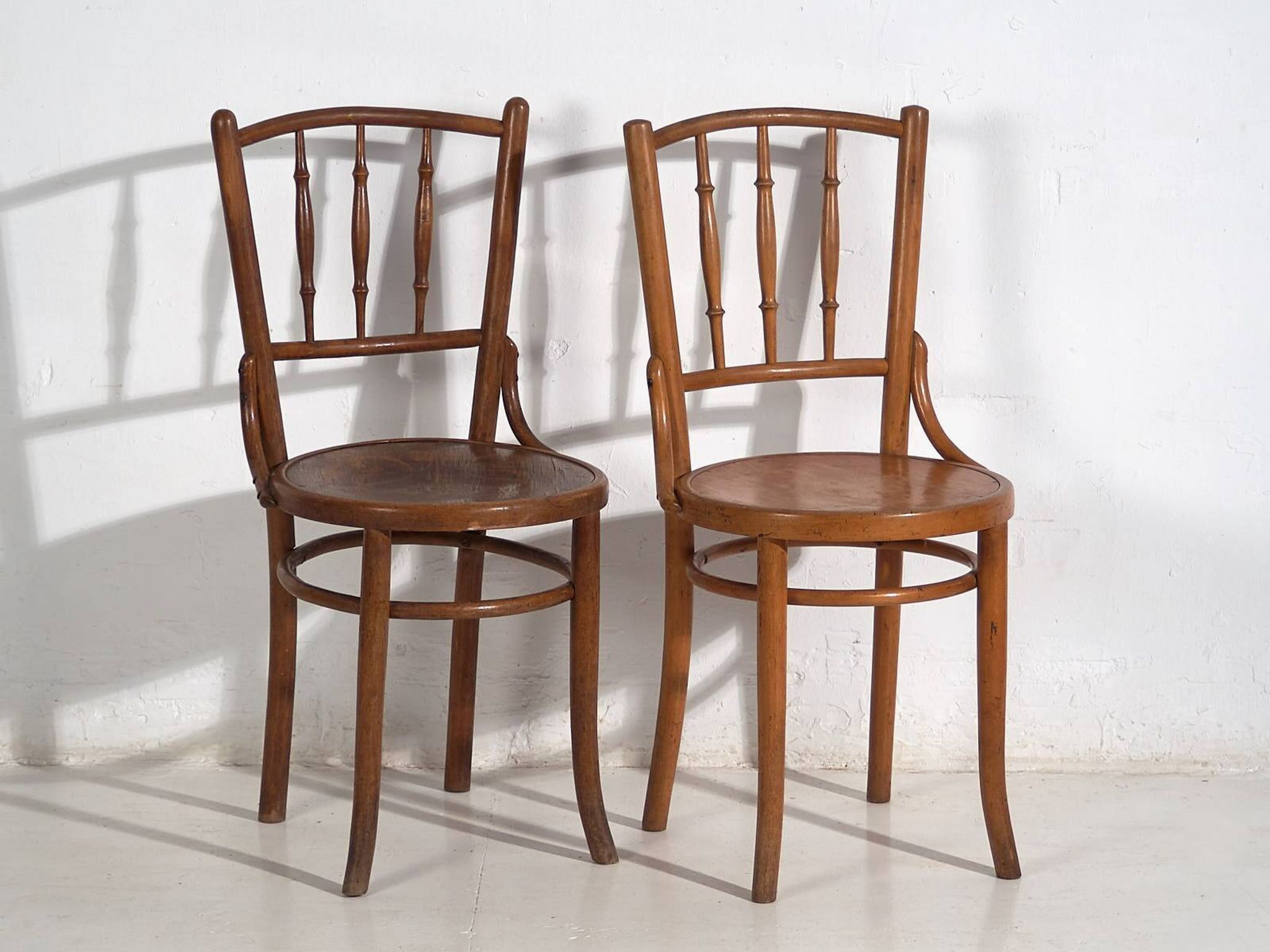 Antique Thonet bentwood chairs (circa 1920). Set of 4 pieces #14