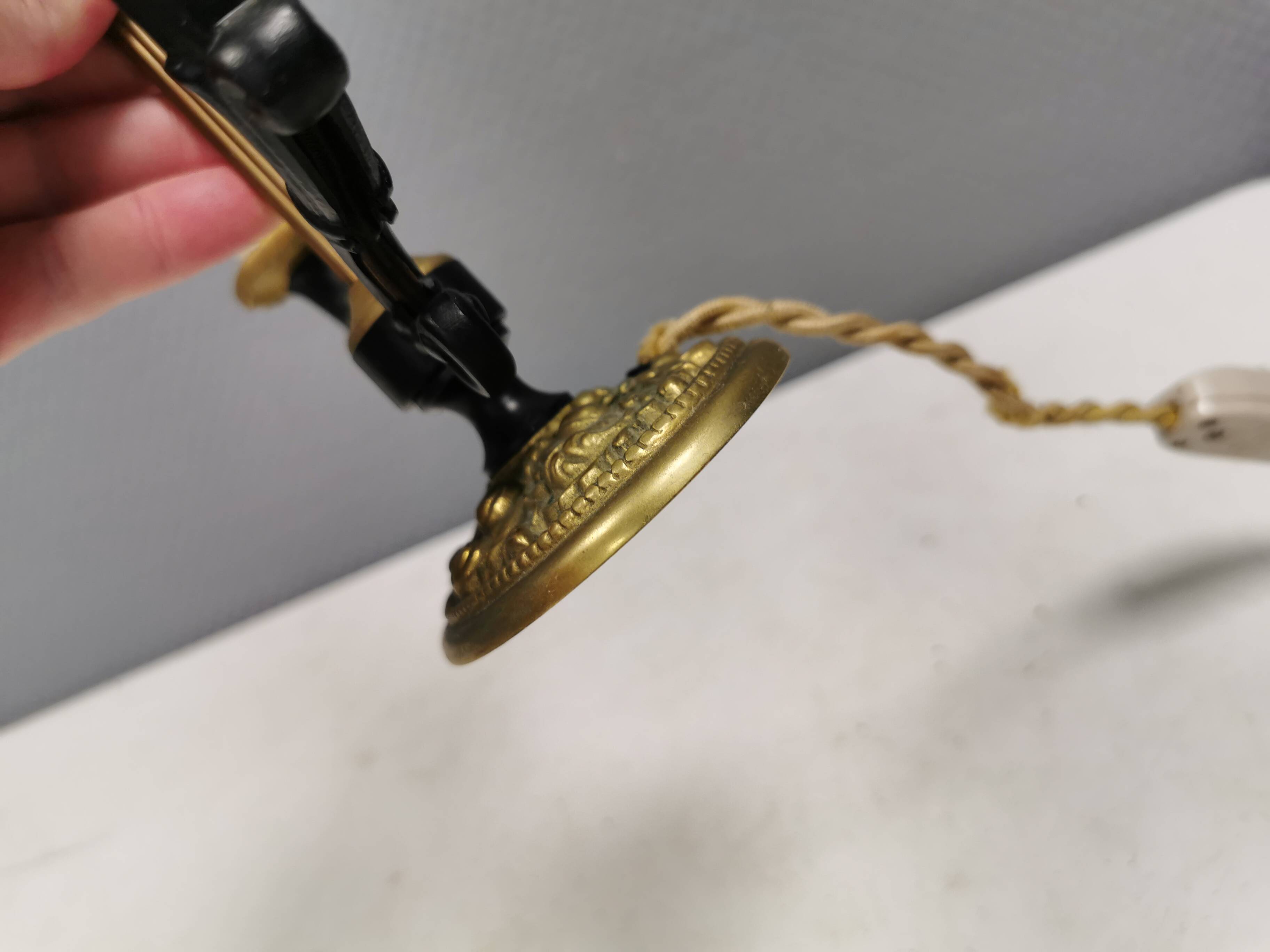 Very old Danish table lamp in brass and metal. 1930-1950s