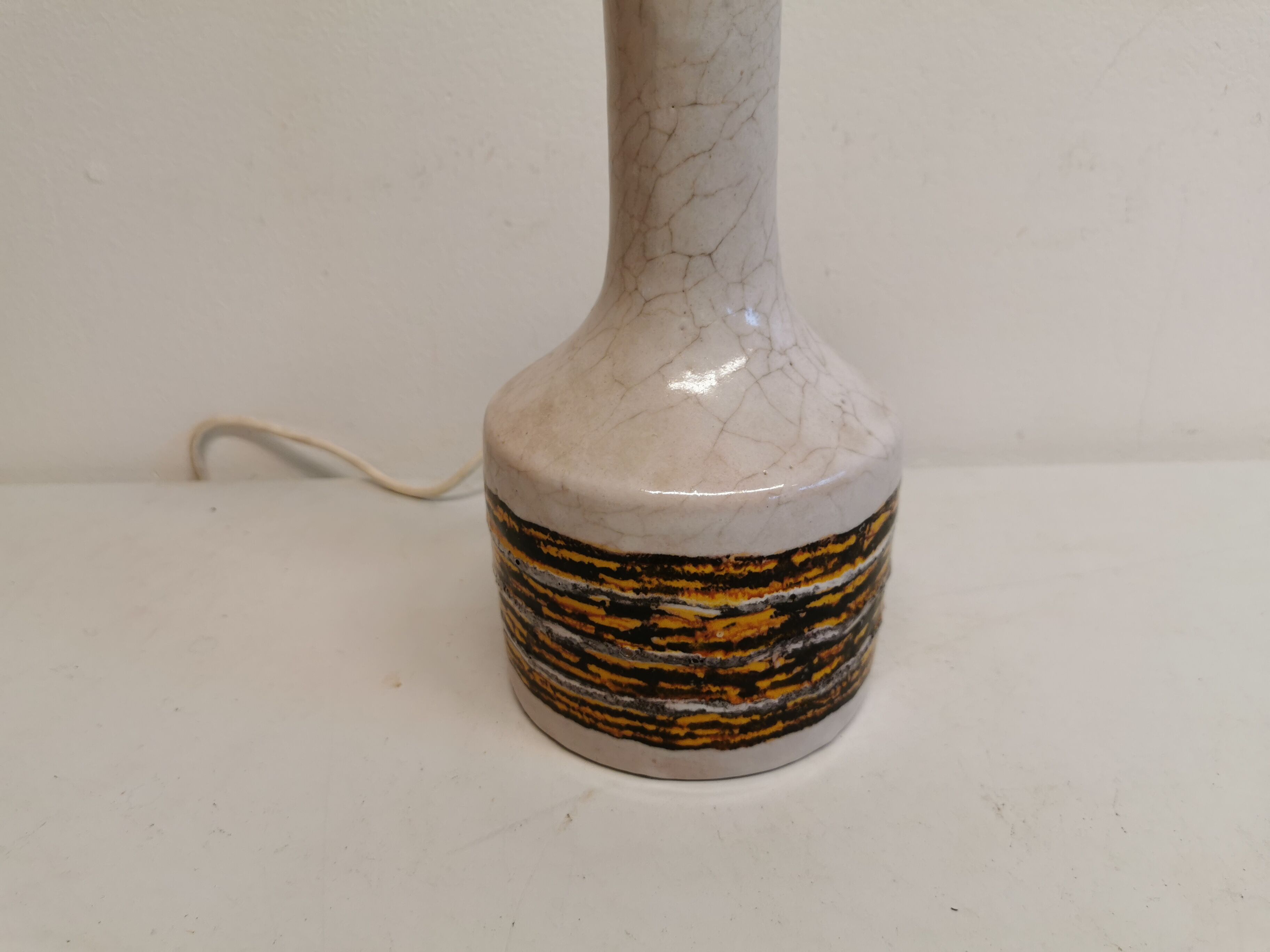 Italian table lamp in beautiful cracked glaze. estimated 1960s