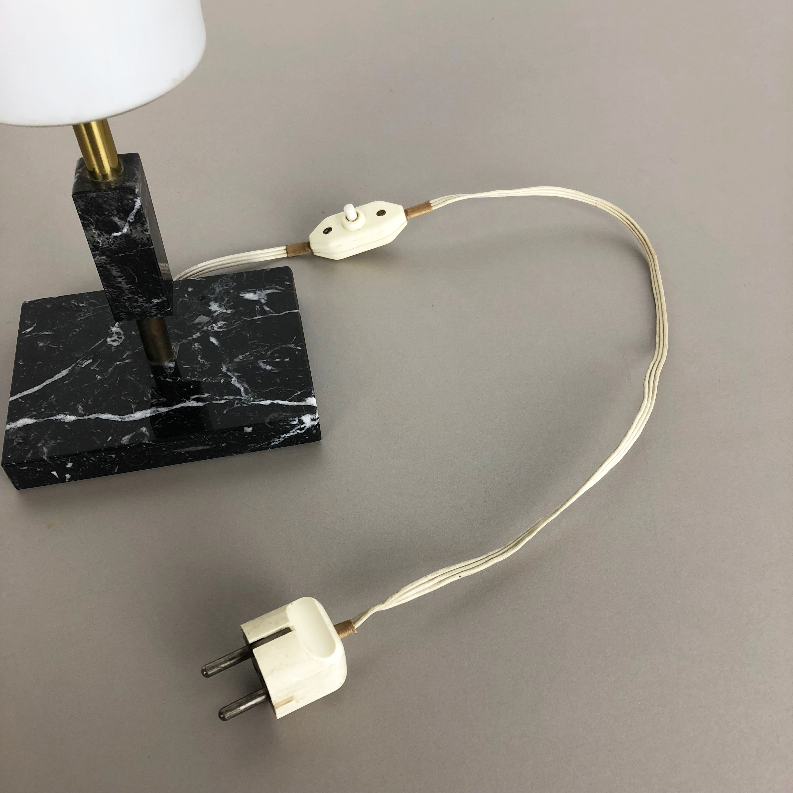 hollywood regency marble table light with opal shade, Italy 1950