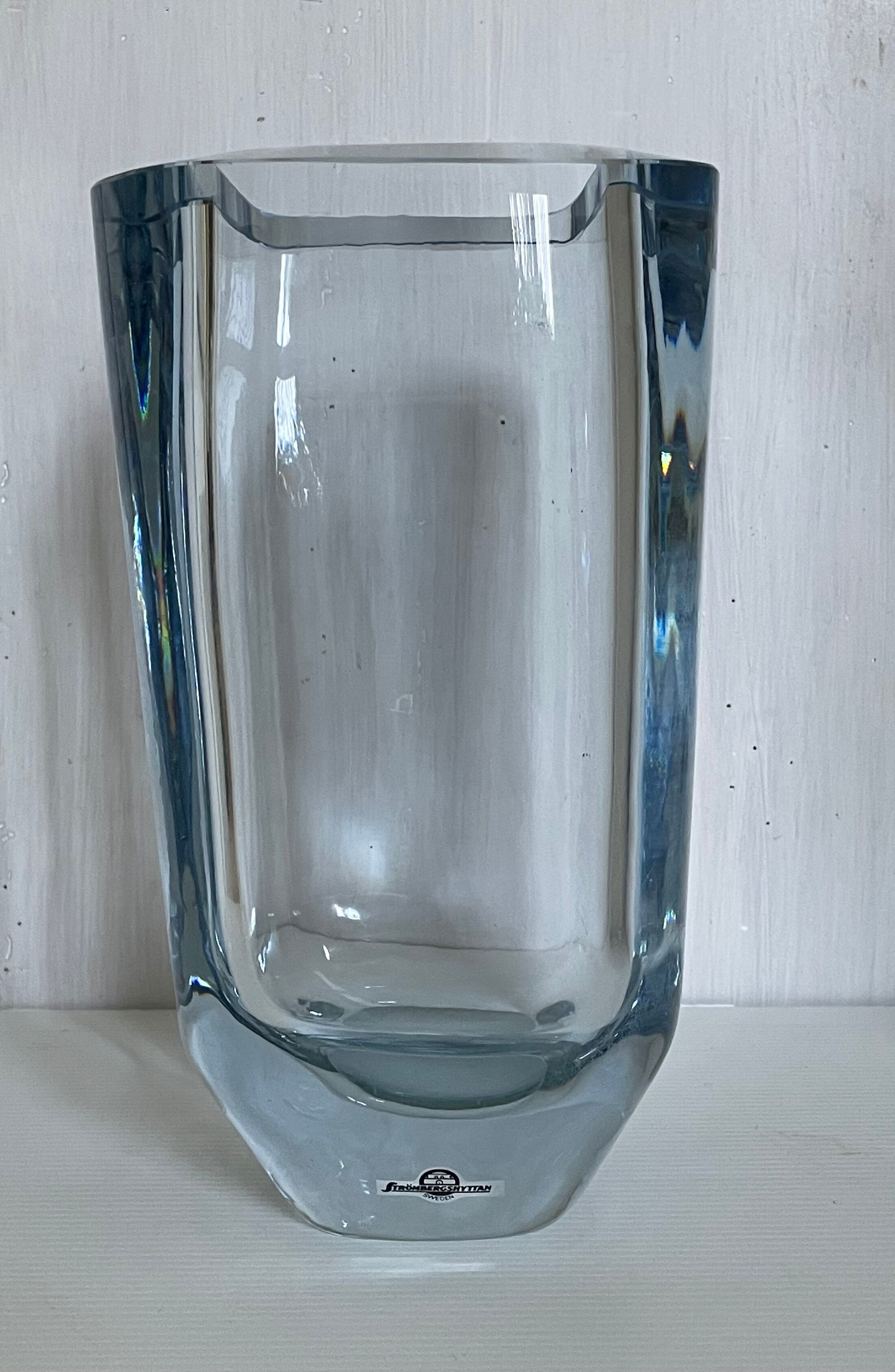 Scandinavian crystal vase from Strombergshyttan 26cm