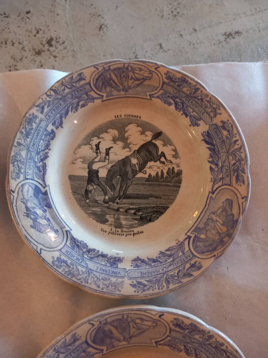 6 Talking plates. Old races